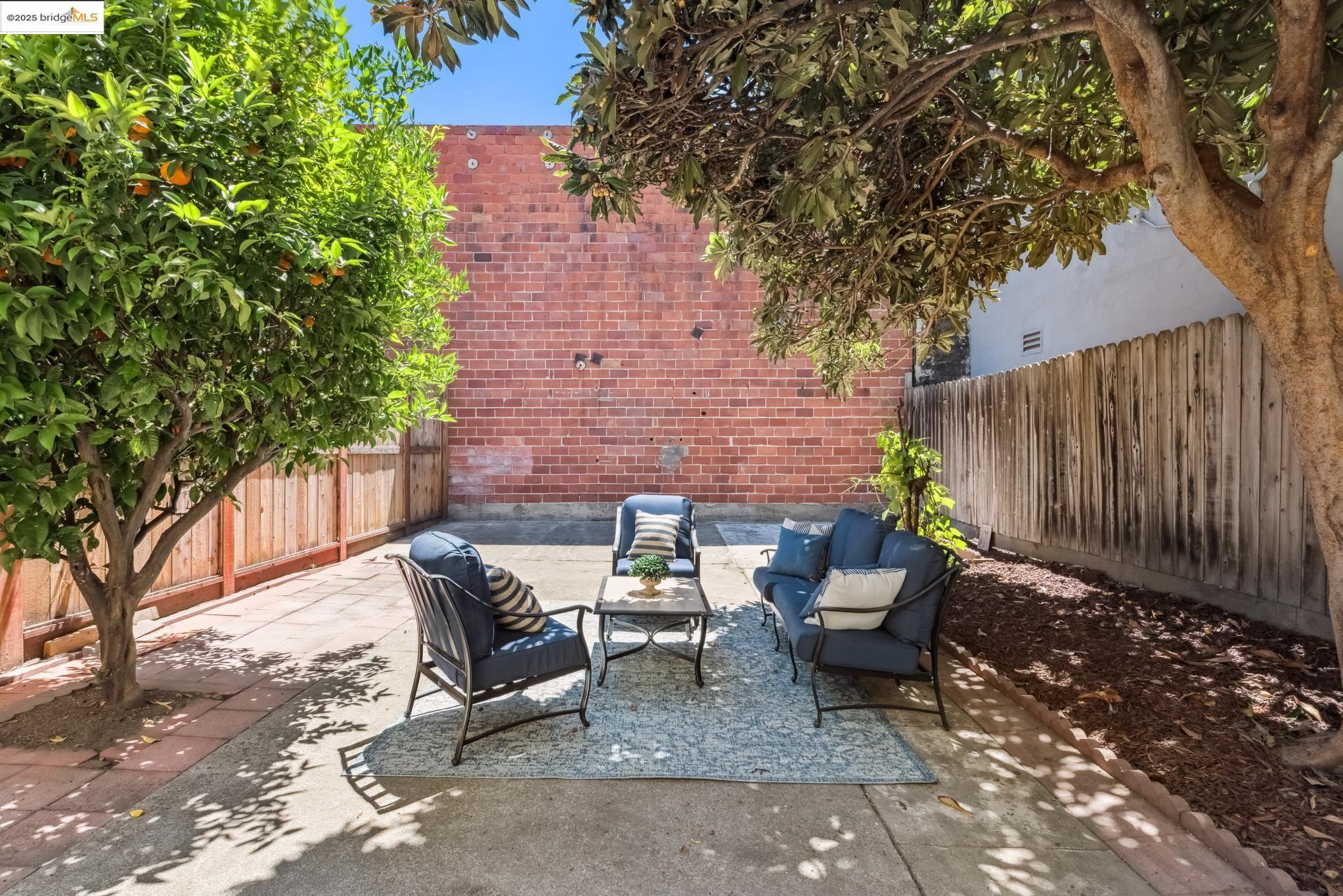 Detail Gallery Image 53 of 56 For 183 11th St, Oakland,  CA 94607 - 3 Beds | 2 Baths