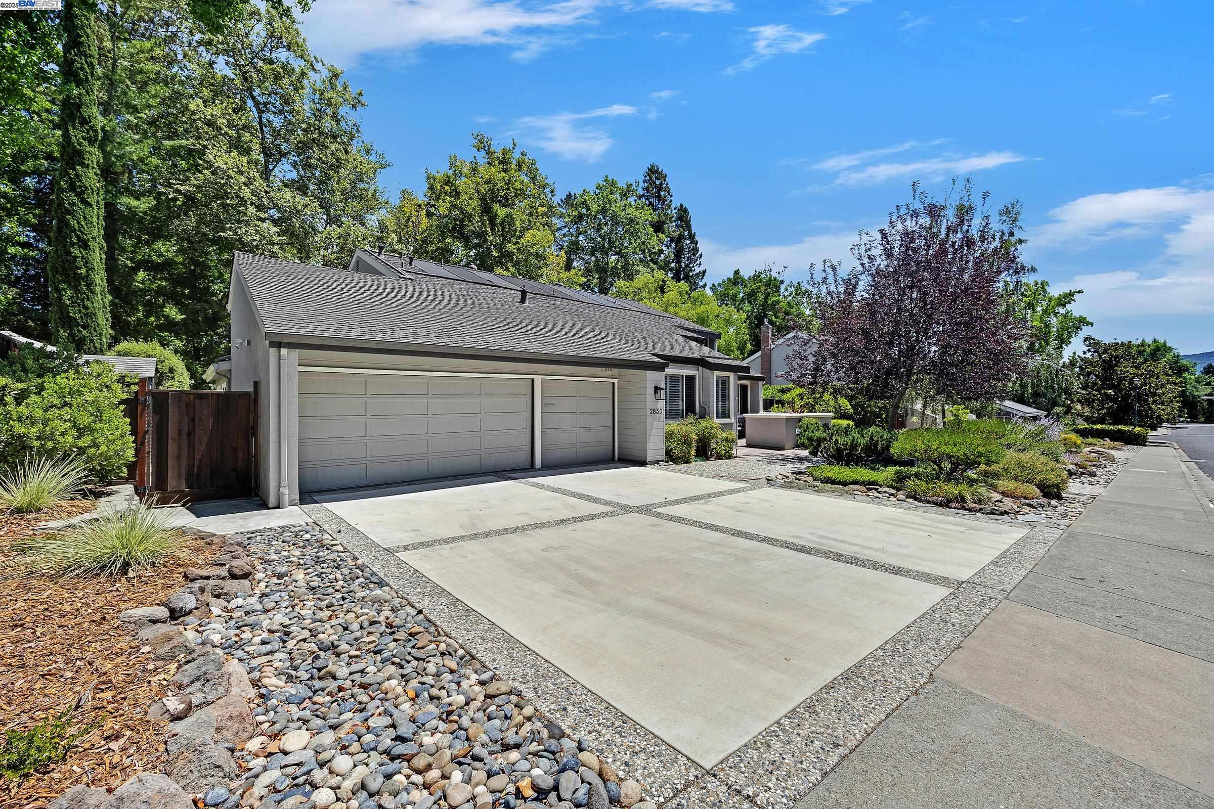 Detail Gallery Image 2 of 33 For 2830 Lavender, Walnut Creek,  CA 94596 - 5 Beds | 3 Baths