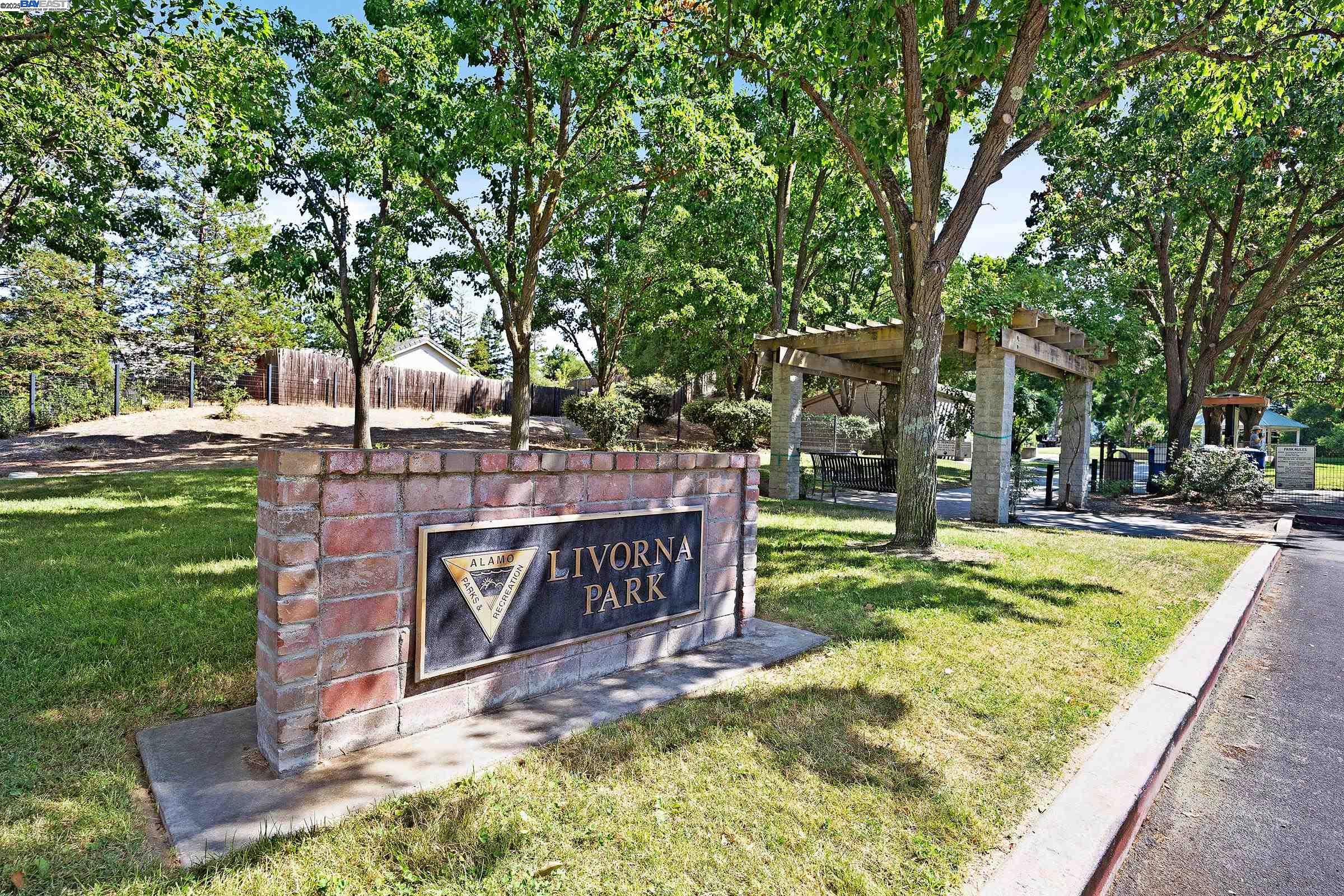 Detail Gallery Image 25 of 33 For 2830 Lavender, Walnut Creek,  CA 94596 - 5 Beds | 3 Baths