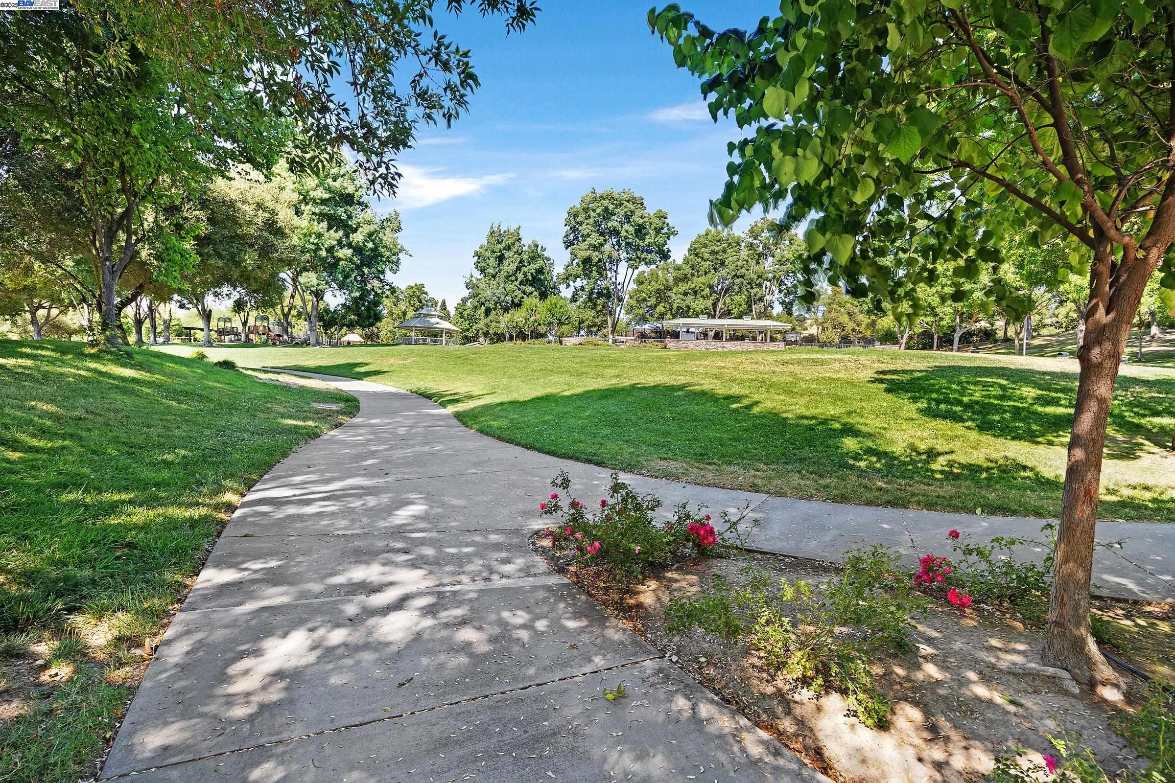 Detail Gallery Image 29 of 33 For 2830 Lavender, Walnut Creek,  CA 94596 - 5 Beds | 3 Baths