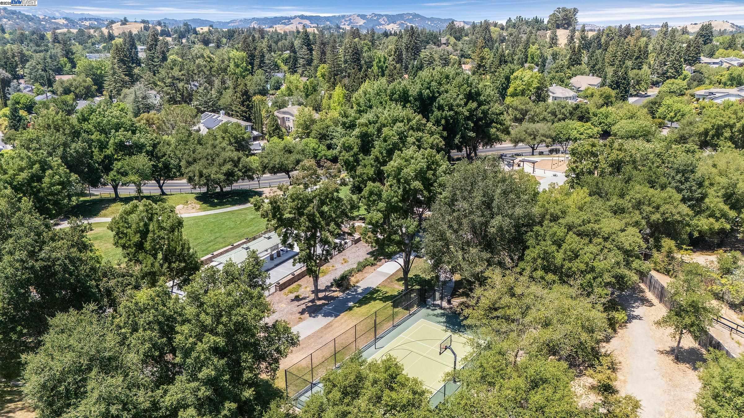 Detail Gallery Image 30 of 33 For 2830 Lavender, Walnut Creek,  CA 94596 - 5 Beds | 3 Baths