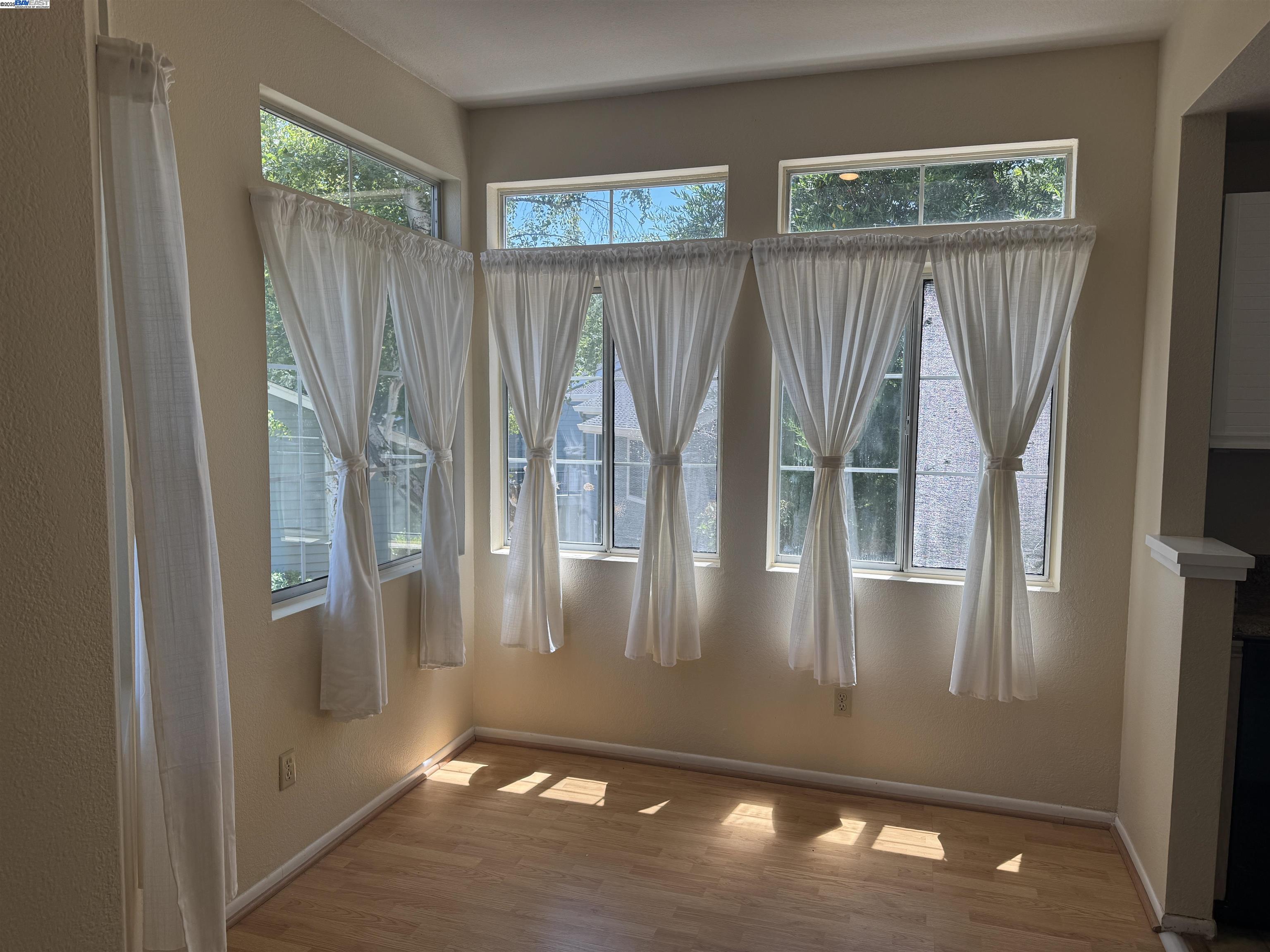Detail Gallery Image 3 of 14 For 7815 Canyon Meadow Cir a,  Pleasanton,  CA 94588 - 2 Beds | 2 Baths