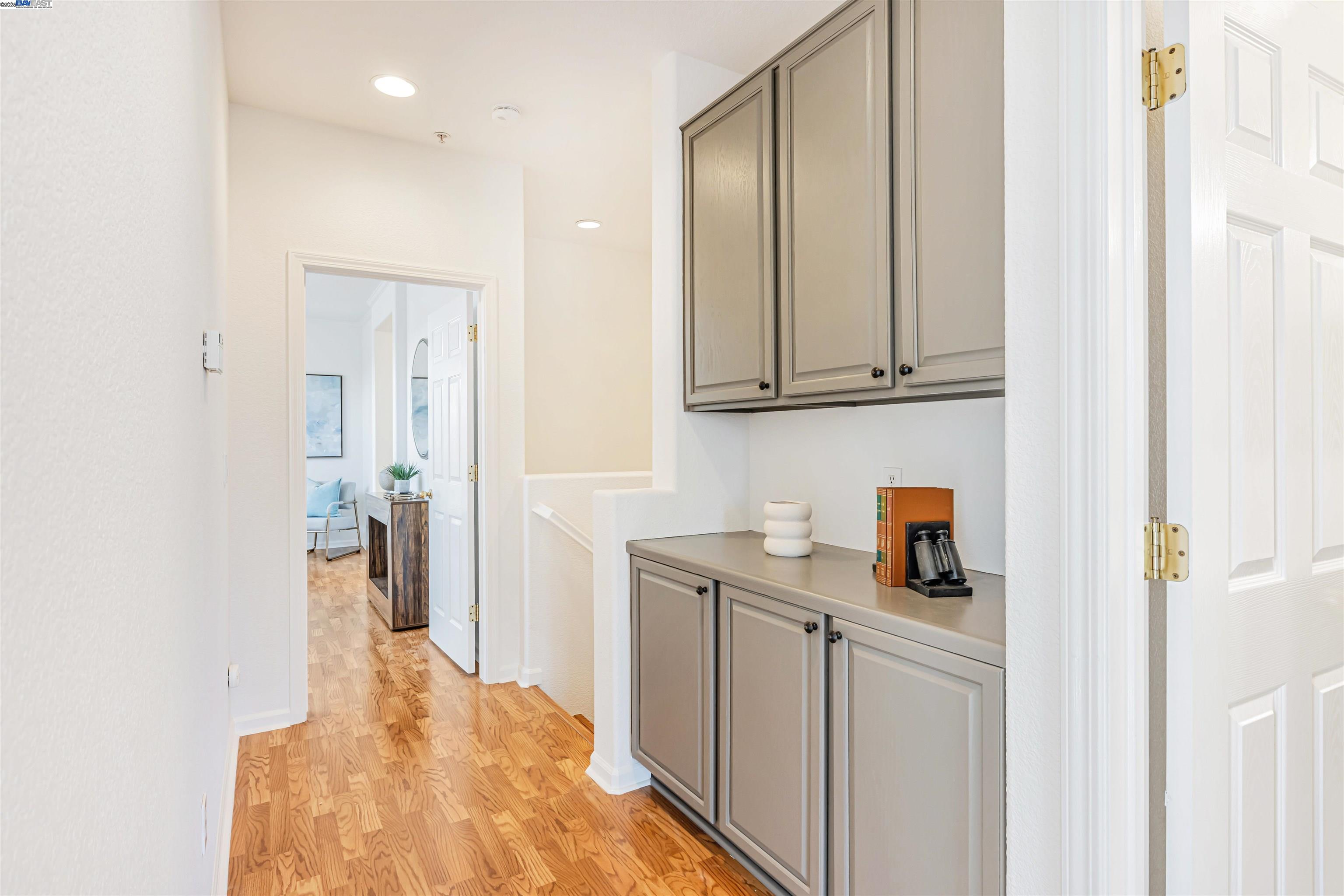 Detail Gallery Image 28 of 37 For 722 City Walk Pl #1,  Hayward,  CA 94541 - 3 Beds | 2/1 Baths