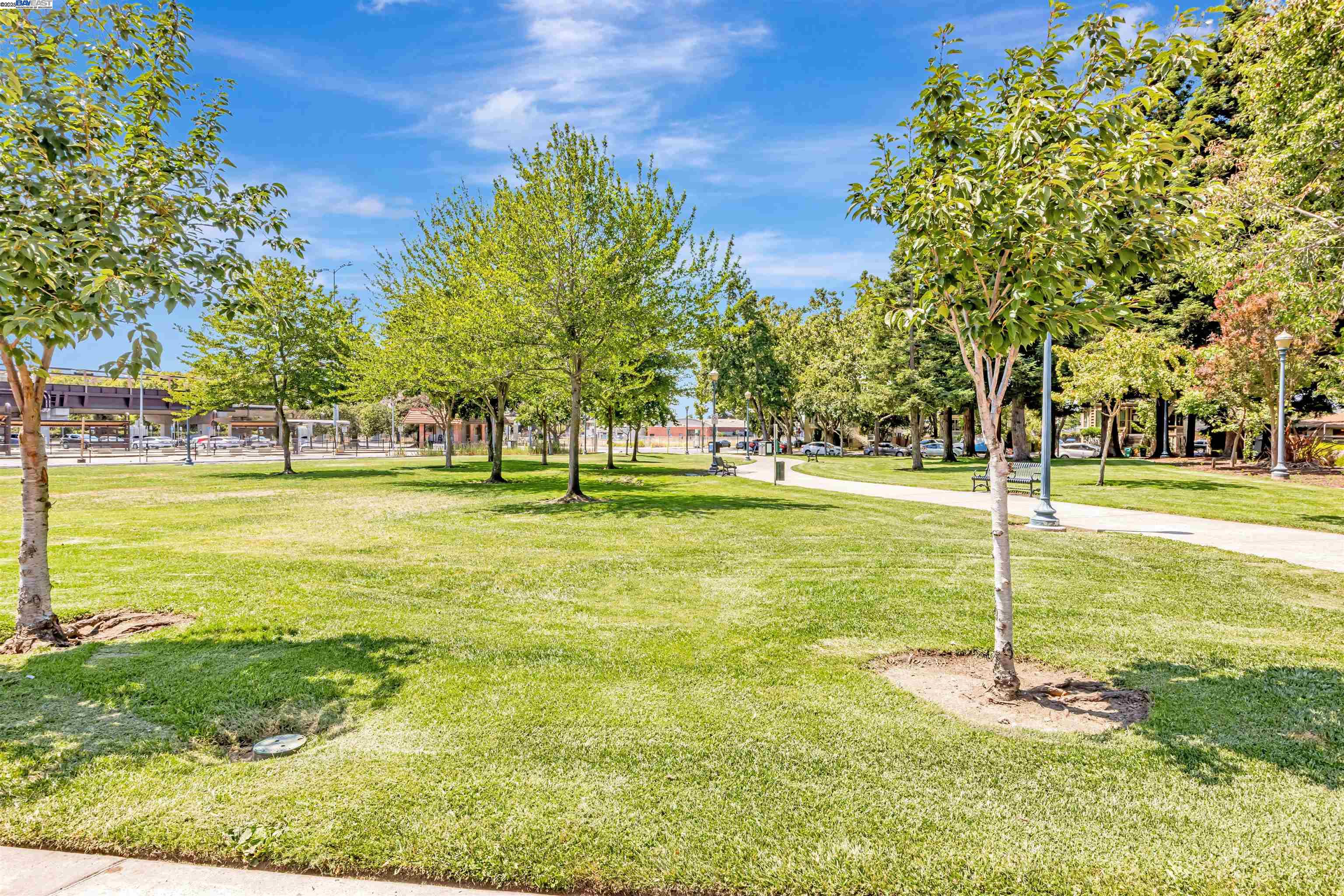 Detail Gallery Image 35 of 37 For 722 City Walk Pl #1,  Hayward,  CA 94541 - 3 Beds | 2/1 Baths