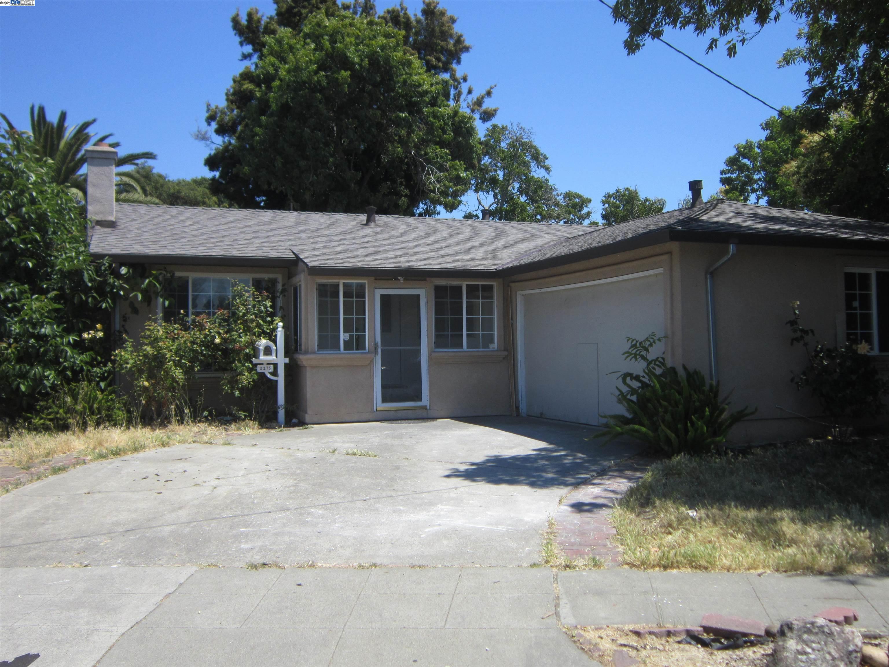 Detail Gallery Image 1 of 9 For 2275 Bennington Ln, Hayward,  CA 94545 - 3 Beds | 2/1 Baths