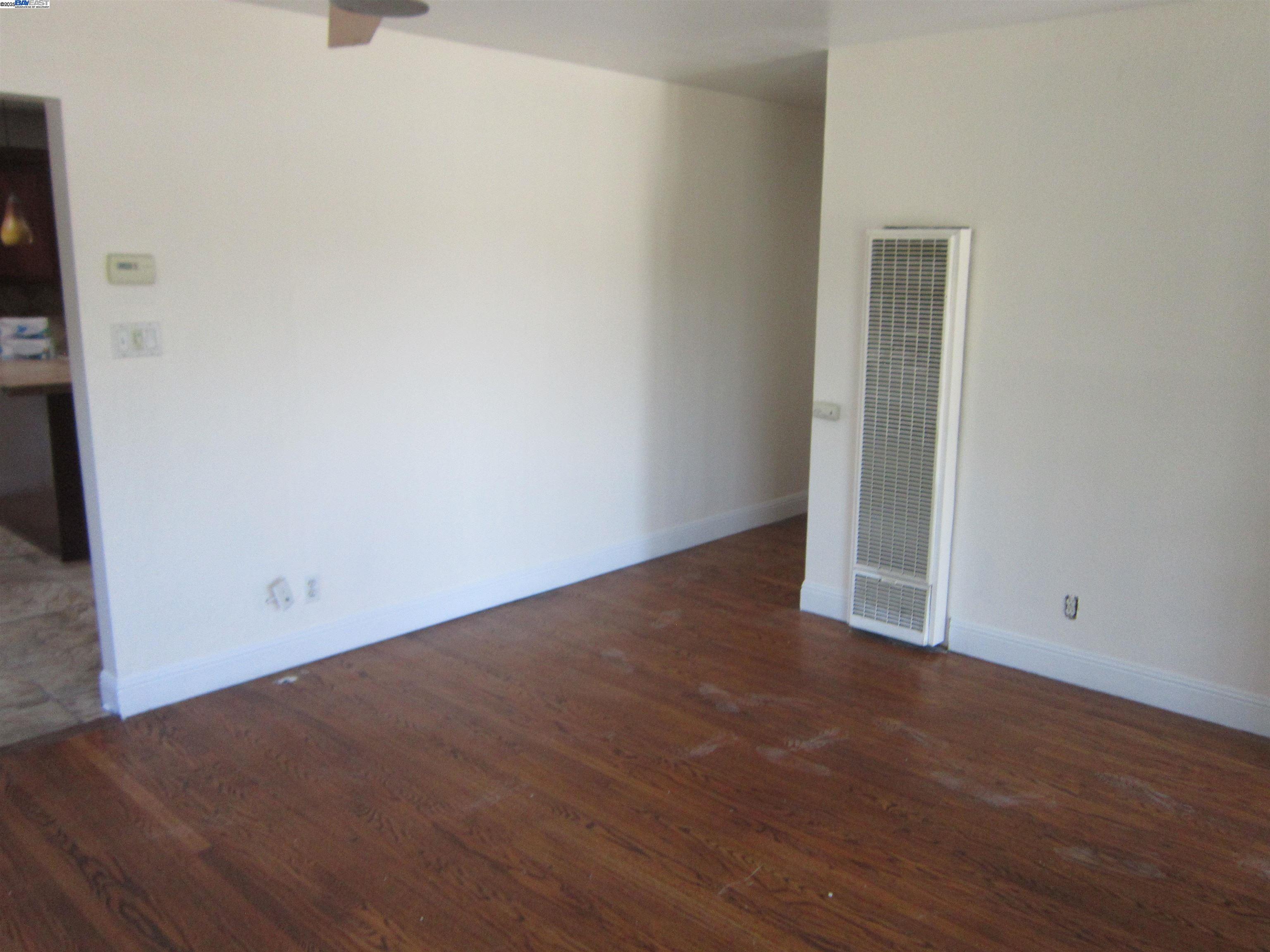 Detail Gallery Image 3 of 9 For 2275 Bennington Ln, Hayward,  CA 94545 - 3 Beds | 2/1 Baths