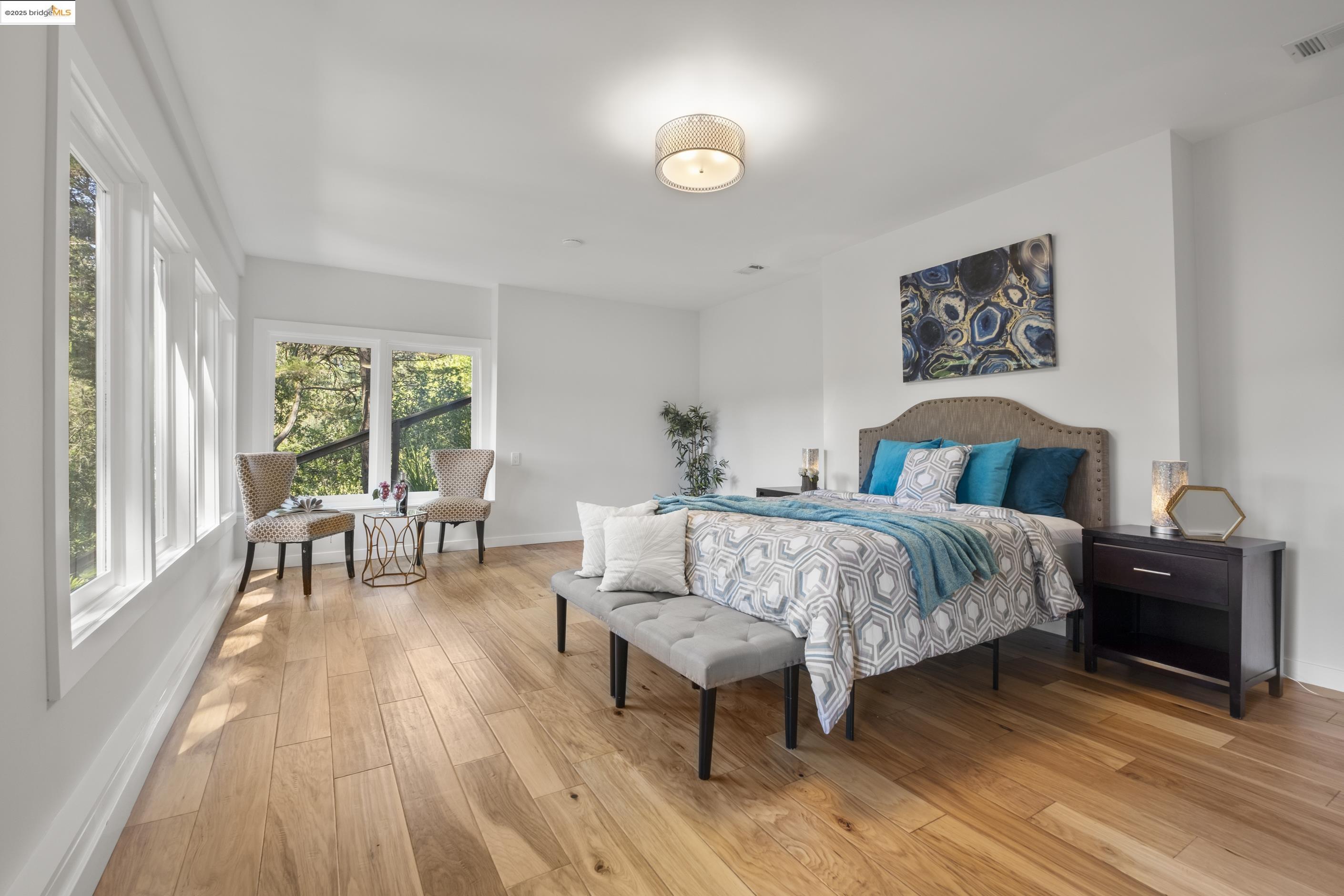 Detail Gallery Image 24 of 34 For 6537 Aitken Dr, Oakland,  CA 94611 - 4 Beds | 2 Baths