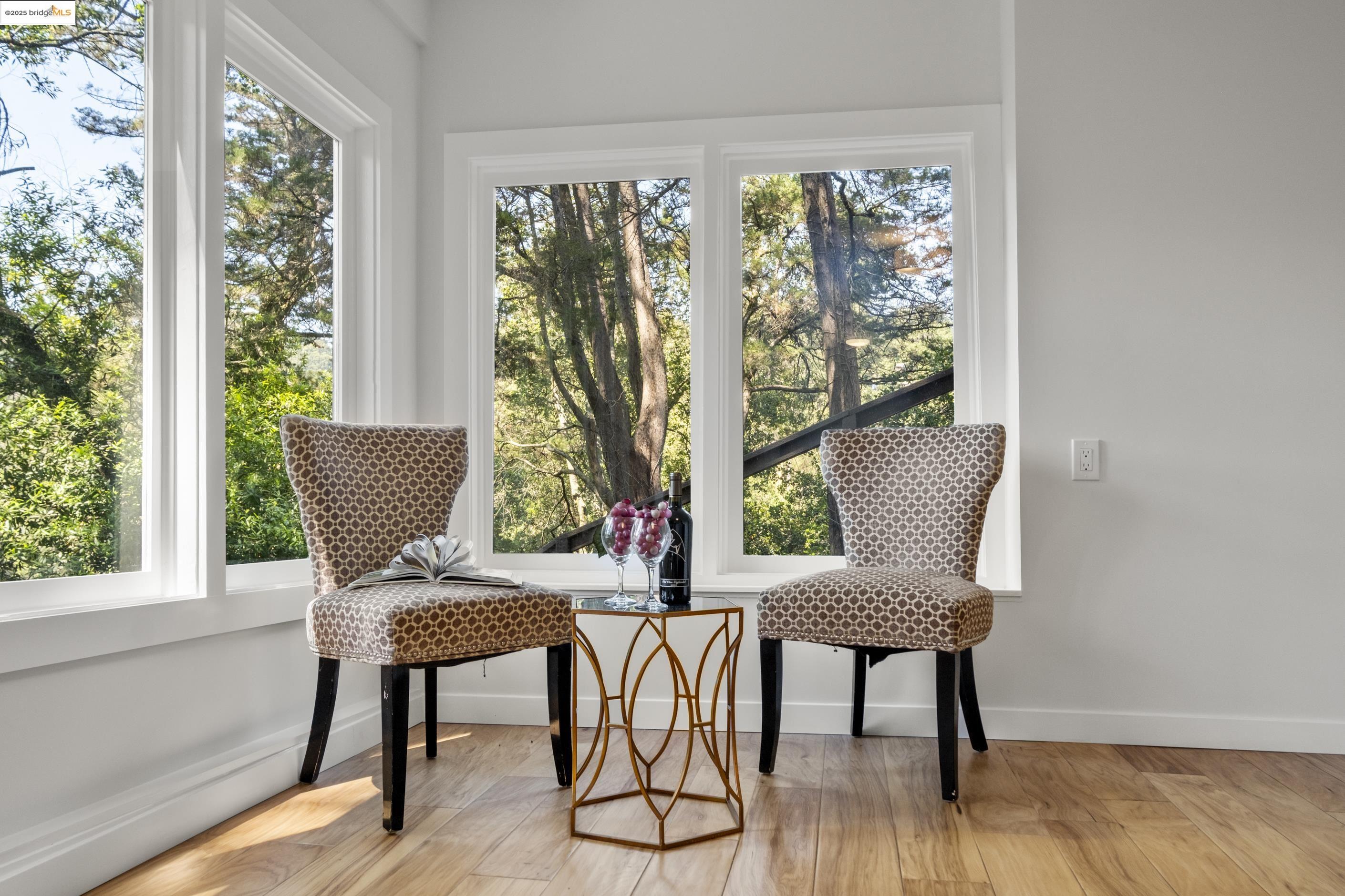 Detail Gallery Image 25 of 34 For 6537 Aitken Dr, Oakland,  CA 94611 - 4 Beds | 2 Baths