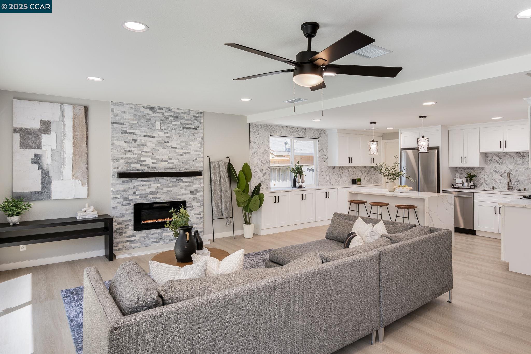 Detail Gallery Image 6 of 29 For 2832 Lucena Way, Antioch,  CA 94509 - 3 Beds | 2 Baths