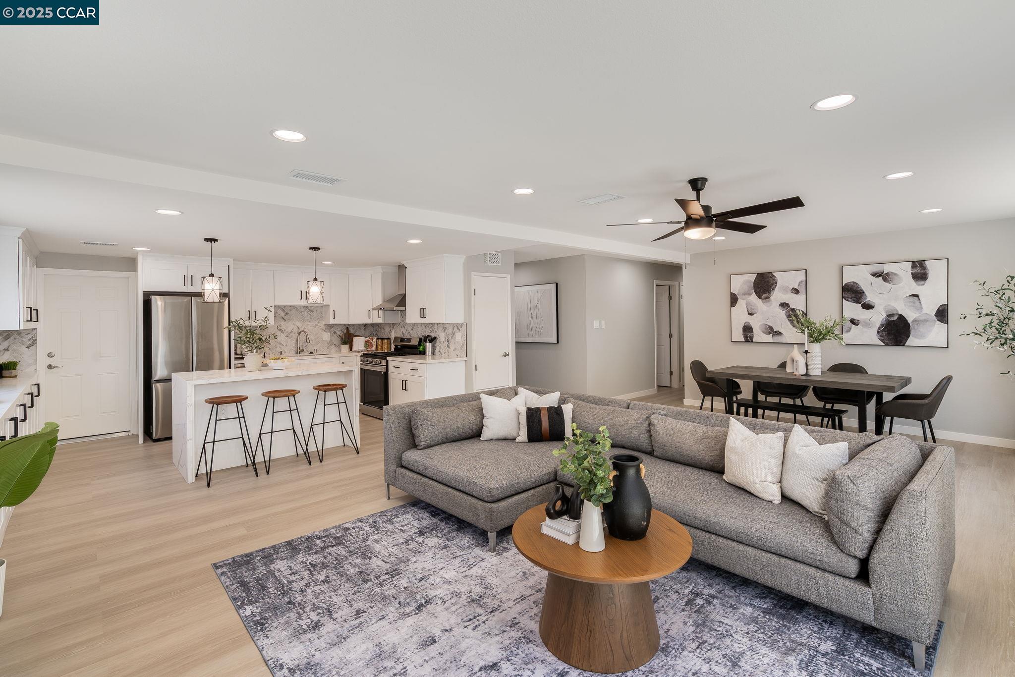 Detail Gallery Image 4 of 29 For 2832 Lucena Way, Antioch,  CA 94509 - 3 Beds | 2 Baths