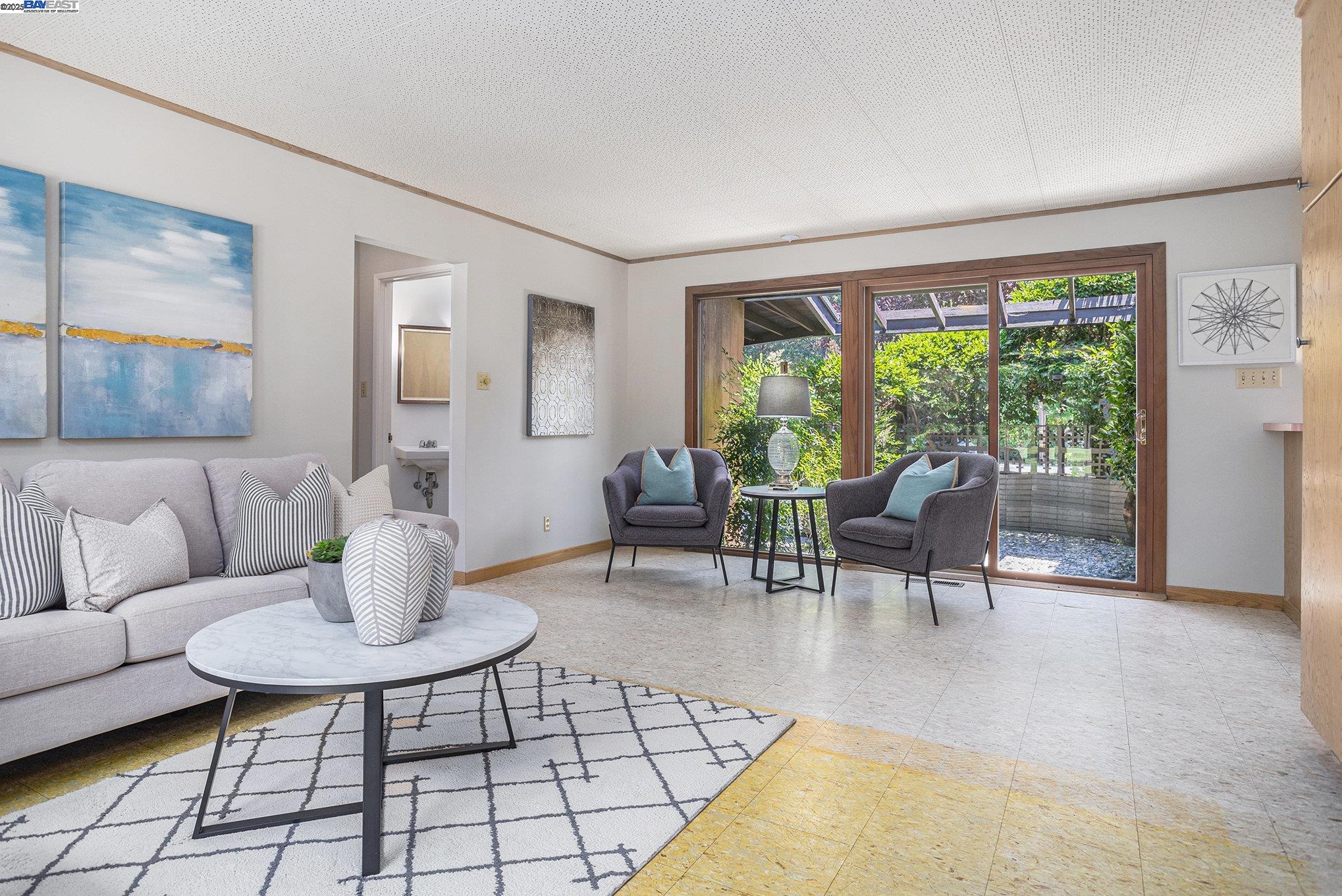 Detail Gallery Image 14 of 38 For 1407 Black Hawk Ct, Lafayette,  CA 94549 - 3 Beds | 2/1 Baths