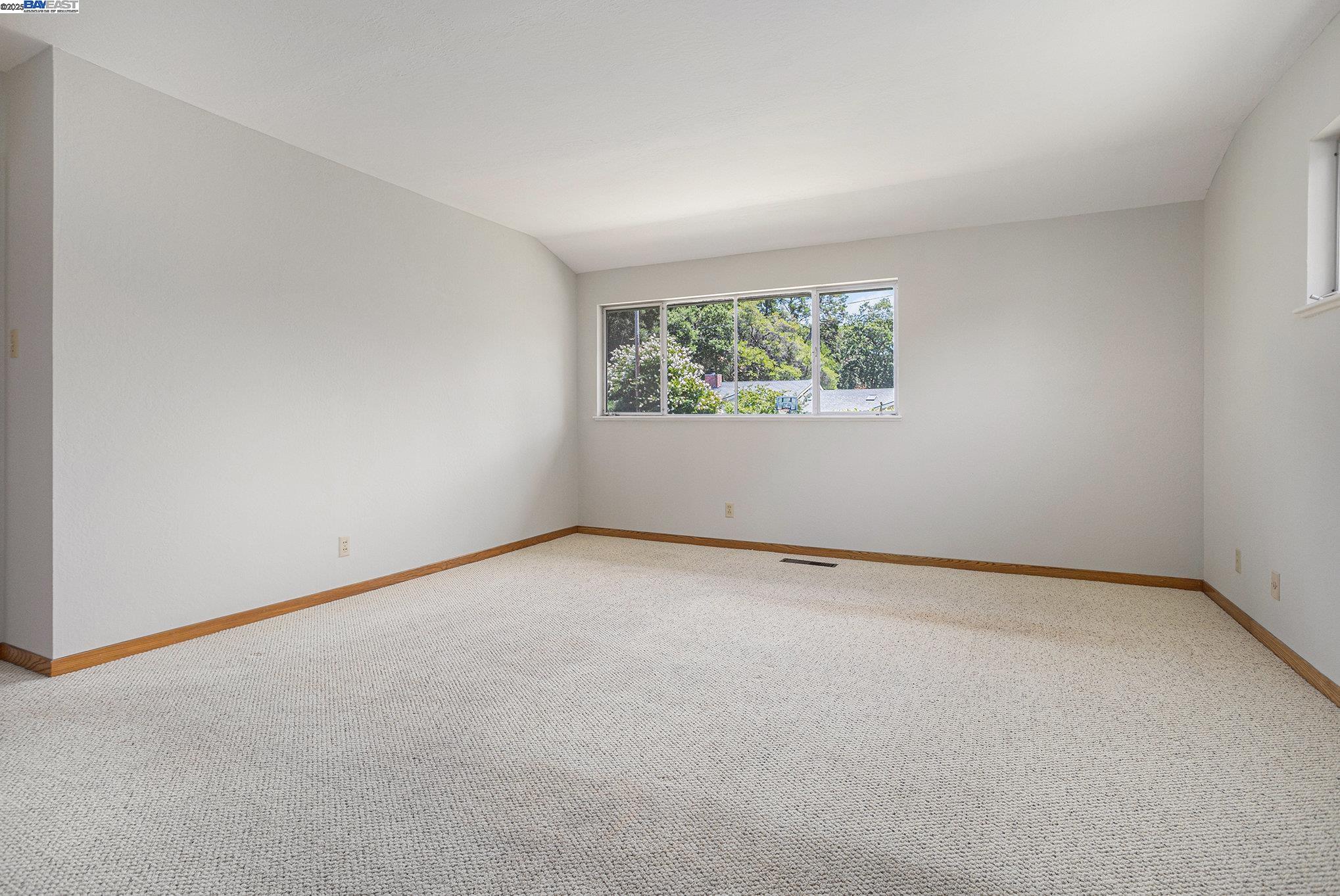 Detail Gallery Image 16 of 38 For 1407 Black Hawk Ct, Lafayette,  CA 94549 - 3 Beds | 2/1 Baths