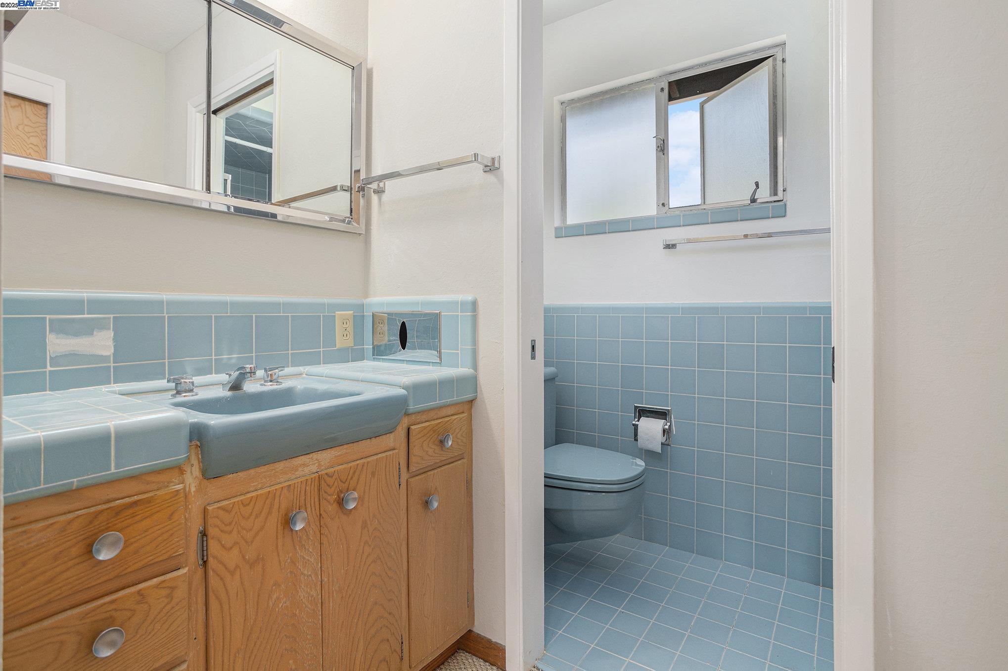 Detail Gallery Image 19 of 38 For 1407 Black Hawk Ct, Lafayette,  CA 94549 - 3 Beds | 2/1 Baths