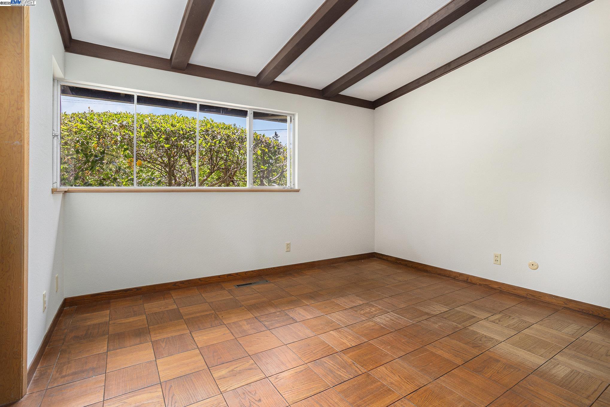 Detail Gallery Image 22 of 38 For 1407 Black Hawk Ct, Lafayette,  CA 94549 - 3 Beds | 2/1 Baths
