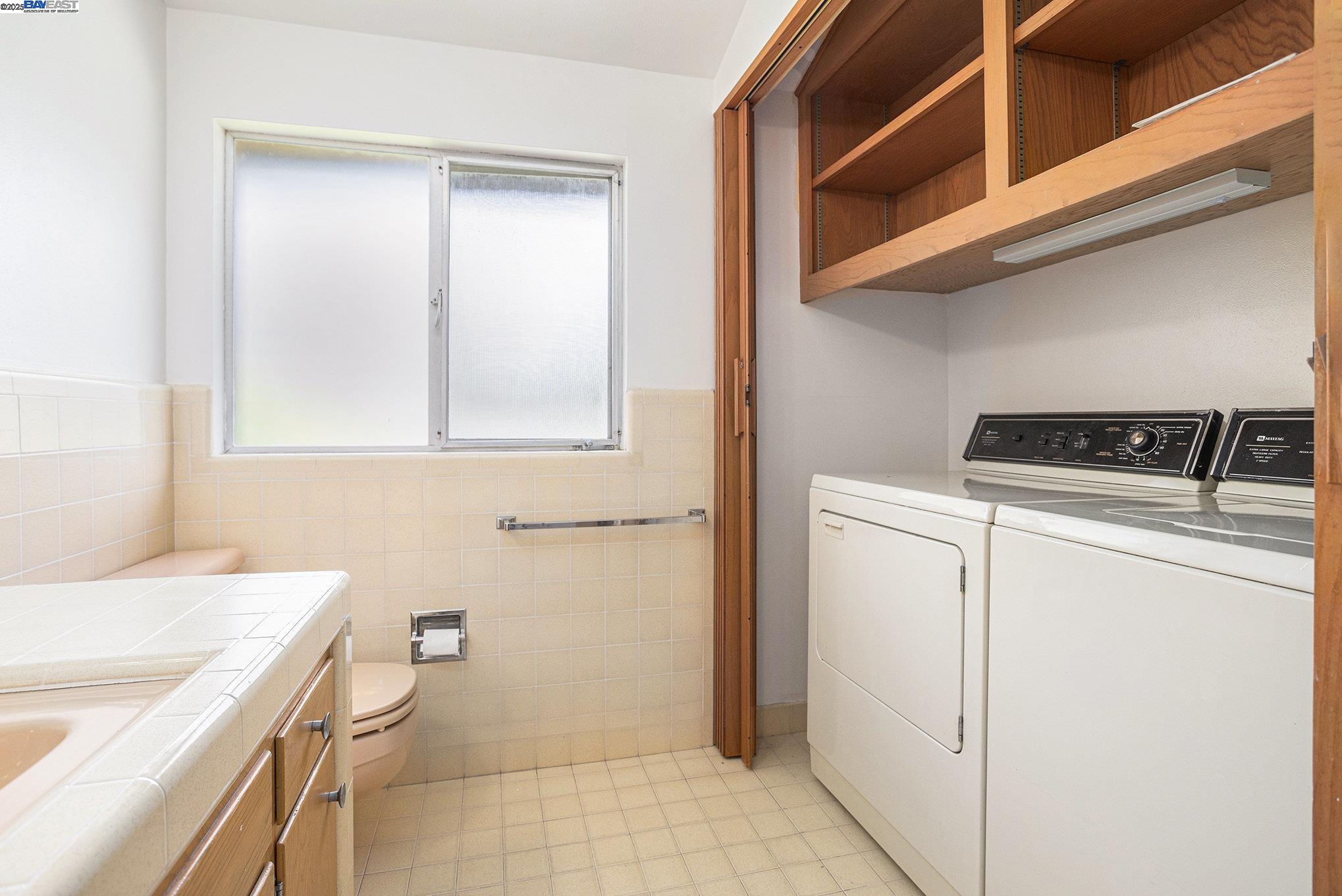 Detail Gallery Image 24 of 38 For 1407 Black Hawk Ct, Lafayette,  CA 94549 - 3 Beds | 2/1 Baths
