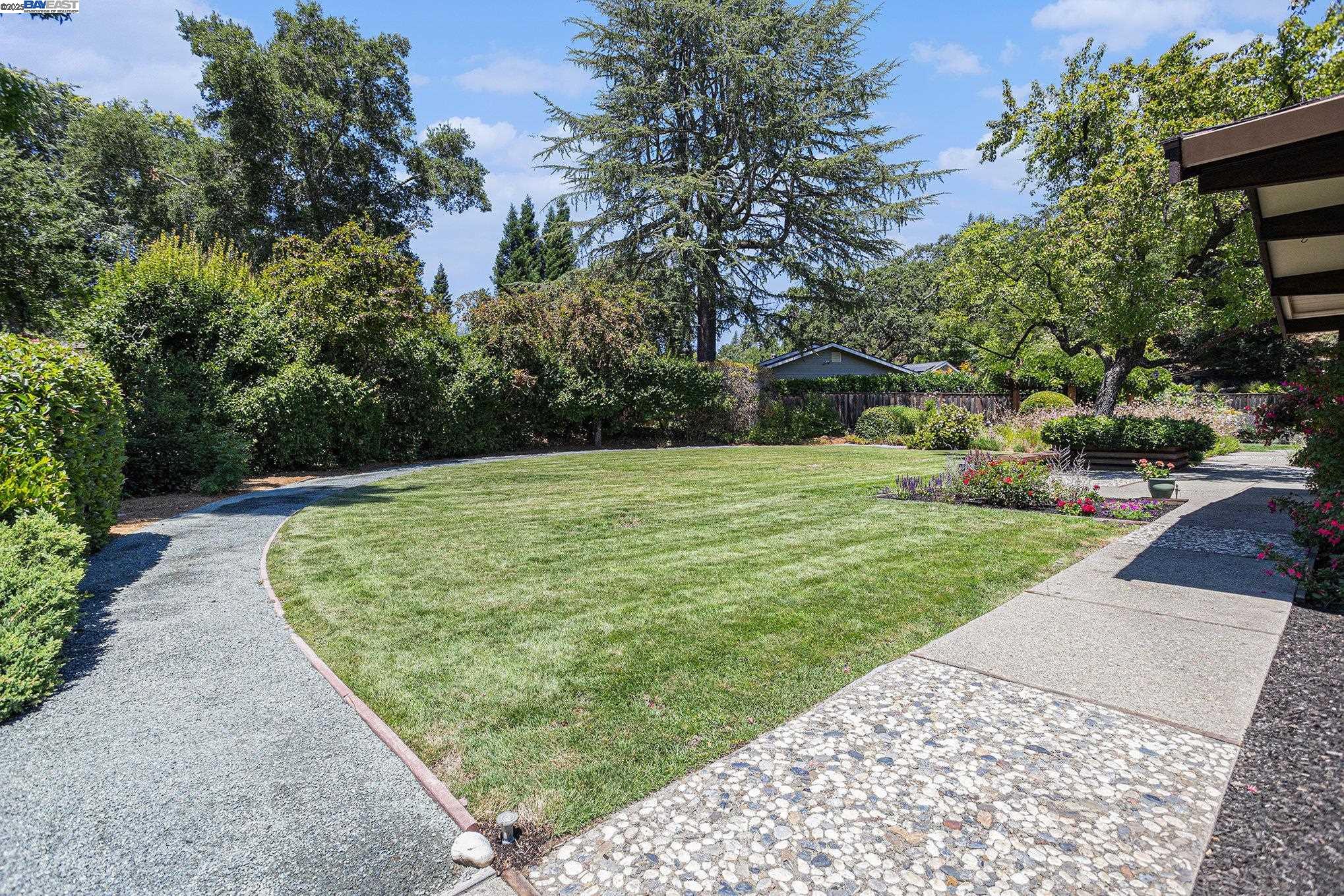 Detail Gallery Image 29 of 38 For 1407 Black Hawk Ct, Lafayette,  CA 94549 - 3 Beds | 2/1 Baths