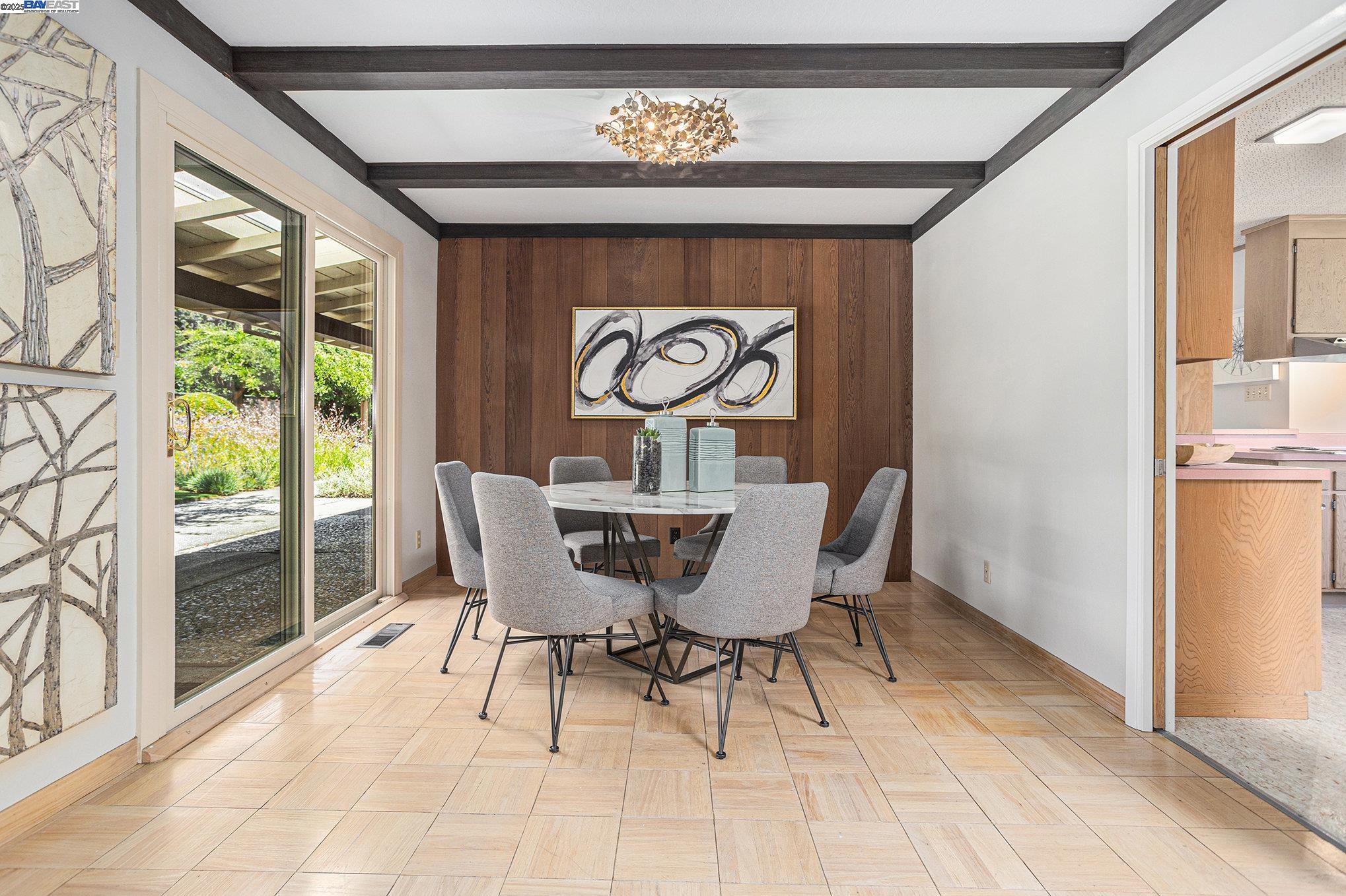 Detail Gallery Image 9 of 38 For 1407 Black Hawk Ct, Lafayette,  CA 94549 - 3 Beds | 2/1 Baths