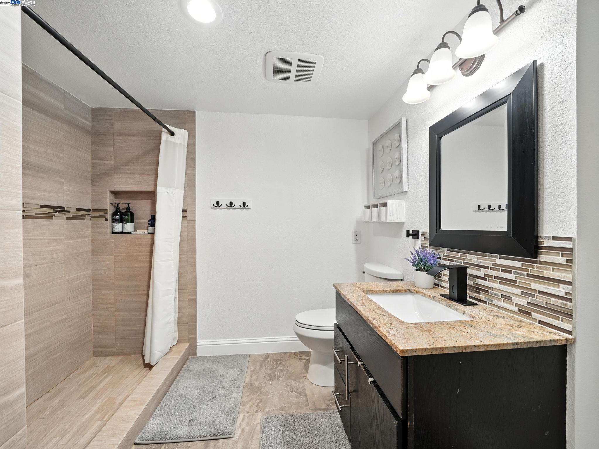 Detail Gallery Image 11 of 35 For 940 Praderia Cir, Fremont,  CA 94539 - 3 Beds | 3 Baths