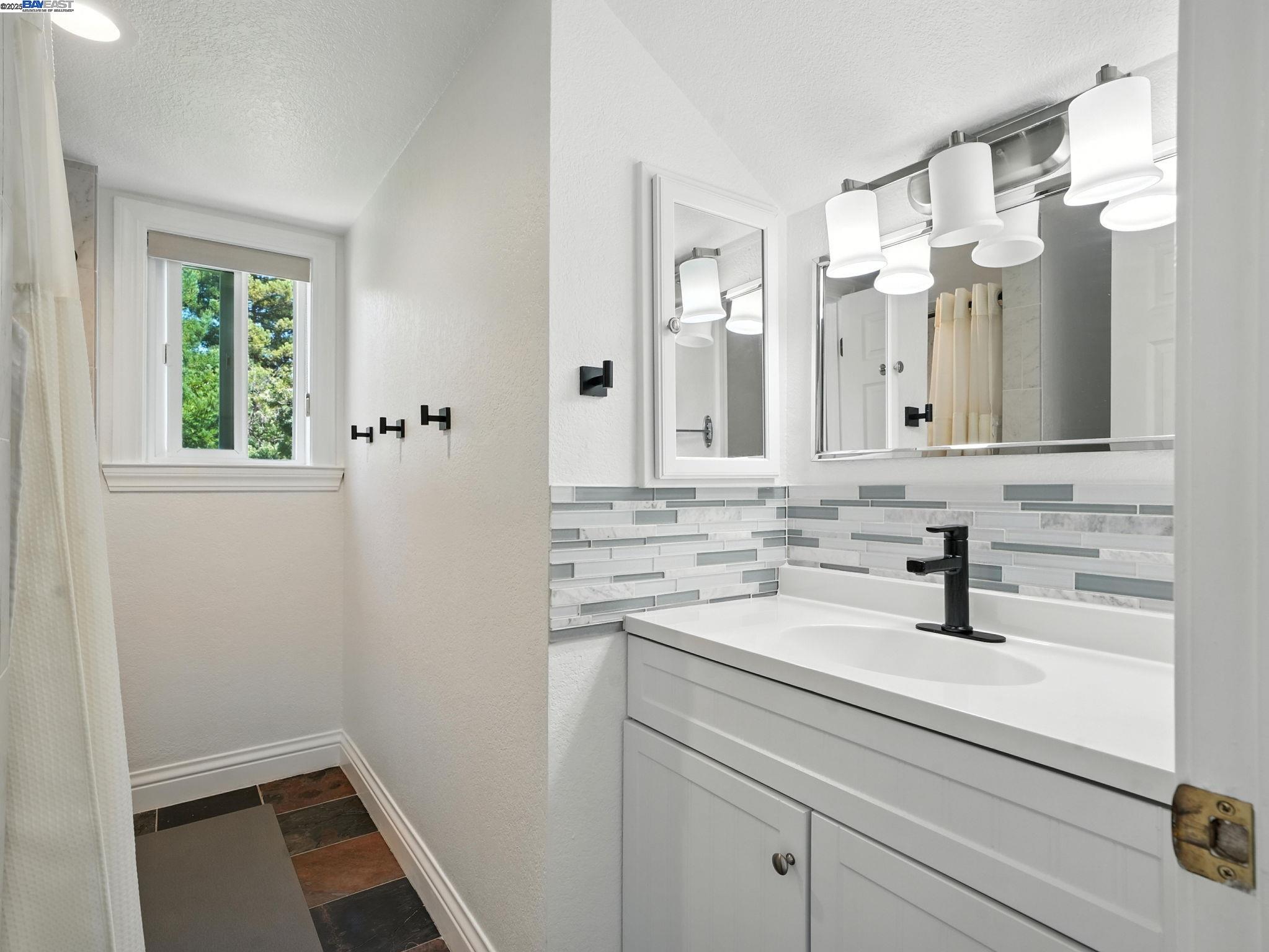 Detail Gallery Image 21 of 35 For 940 Praderia Cir, Fremont,  CA 94539 - 3 Beds | 3 Baths