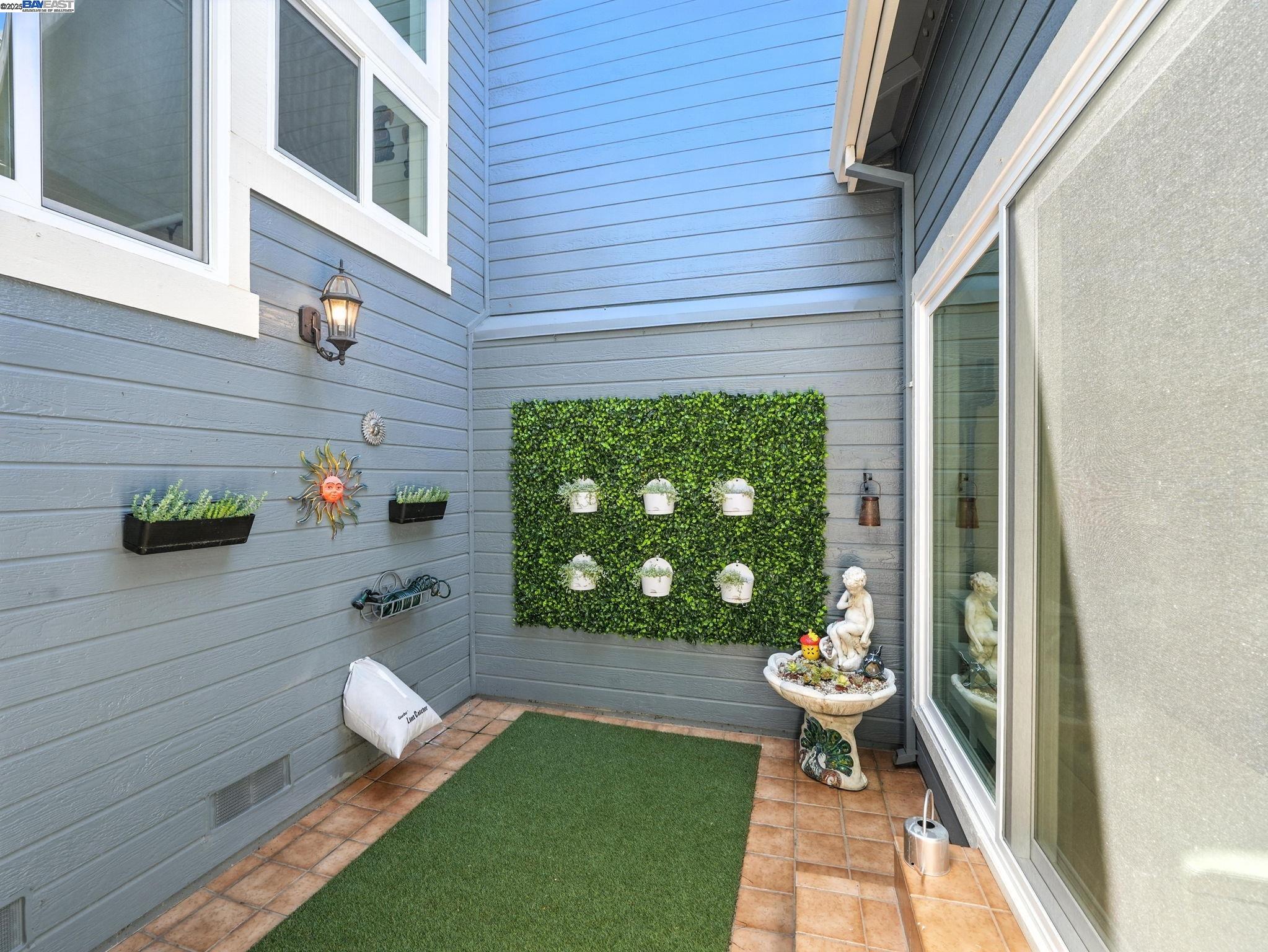 Detail Gallery Image 8 of 35 For 940 Praderia Cir, Fremont,  CA 94539 - 3 Beds | 3 Baths