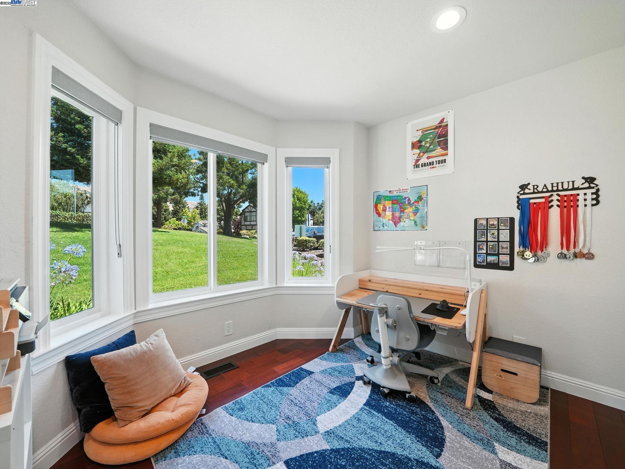 Detail Gallery Image 9 of 35 For 940 Praderia Cir, Fremont,  CA 94539 - 3 Beds | 3 Baths