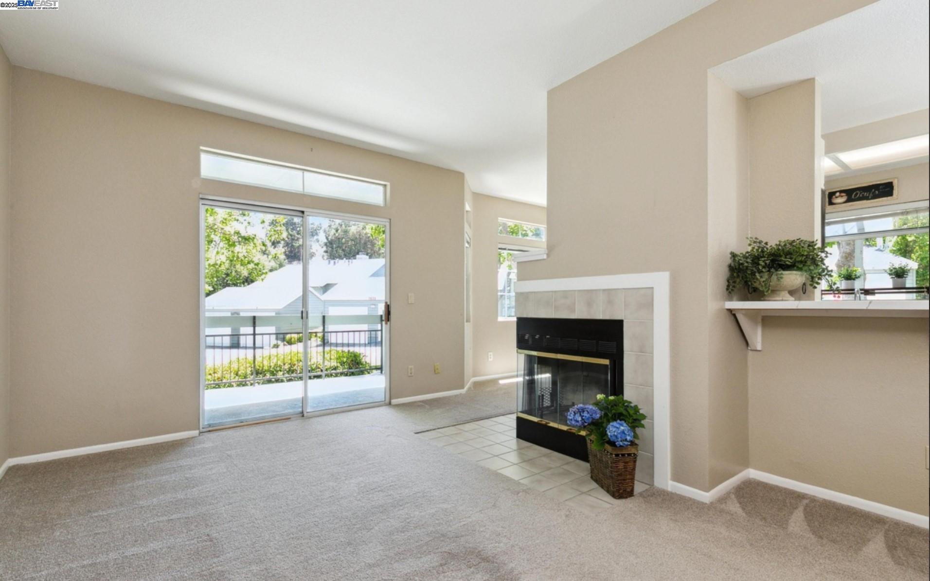 Detail Gallery Image 2 of 16 For 8170 Mountain View Dr #G,  Pleasanton,  CA 94588 - 2 Beds | 2 Baths