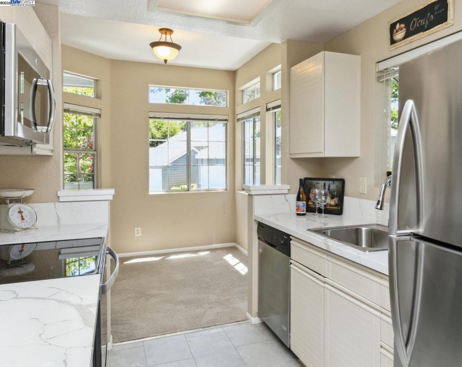 Detail Gallery Image 4 of 16 For 8170 Mountain View Dr #G,  Pleasanton,  CA 94588 - 2 Beds | 2 Baths