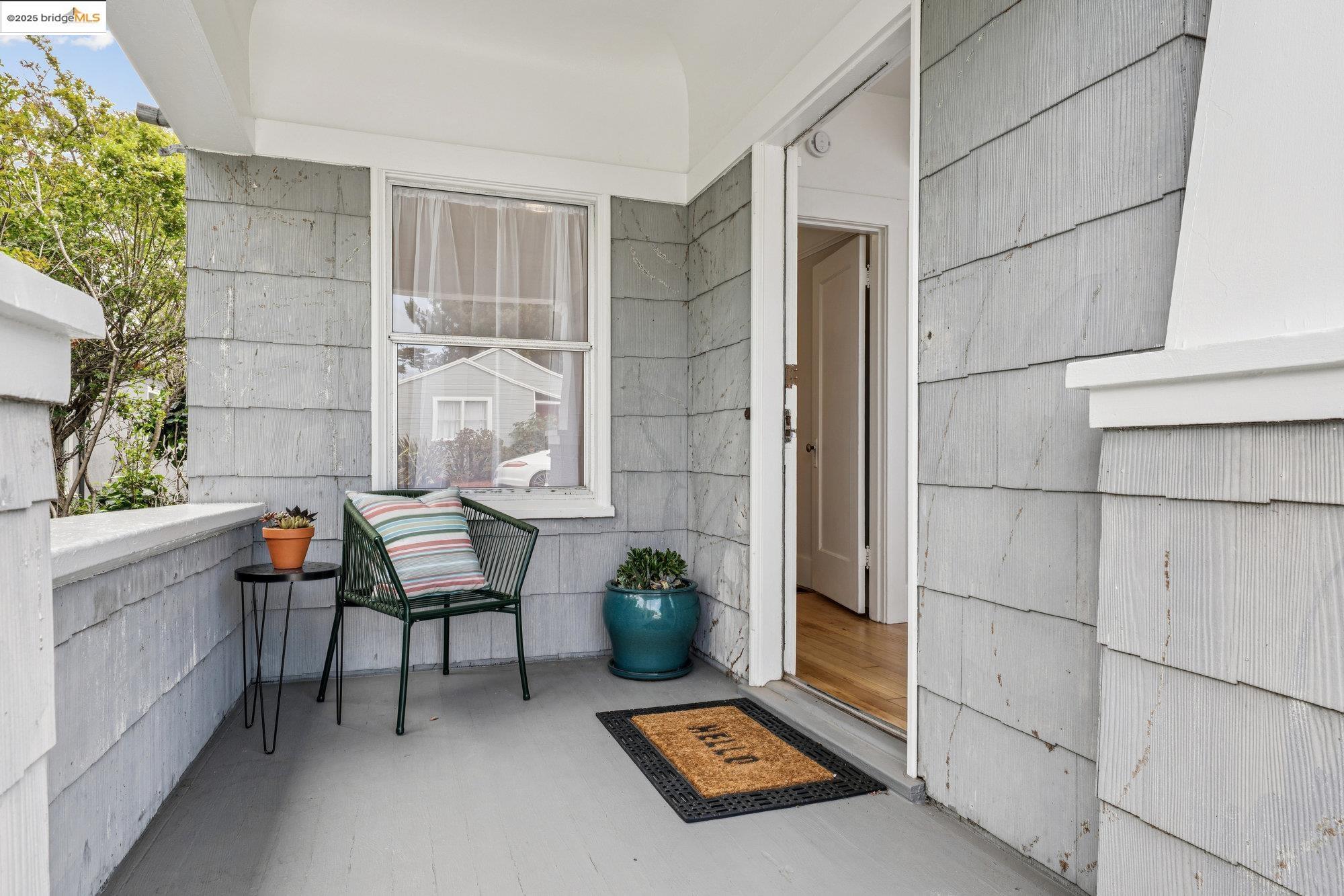 Detail Gallery Image 1 of 33 For 622 38th St, Richmond,  CA 94805 - 3 Beds | 1 Baths