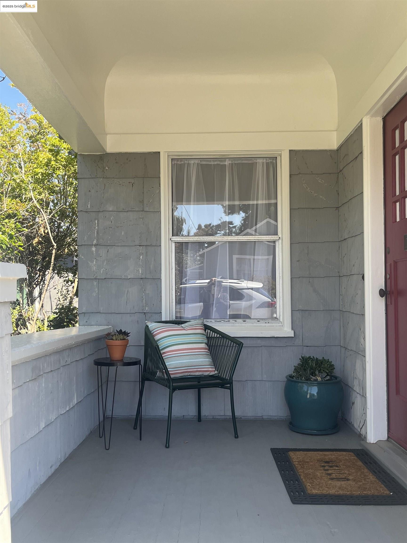 Detail Gallery Image 2 of 7 For 622 38th St, Richmond,  CA 94805 - 3 Beds | 1 Baths