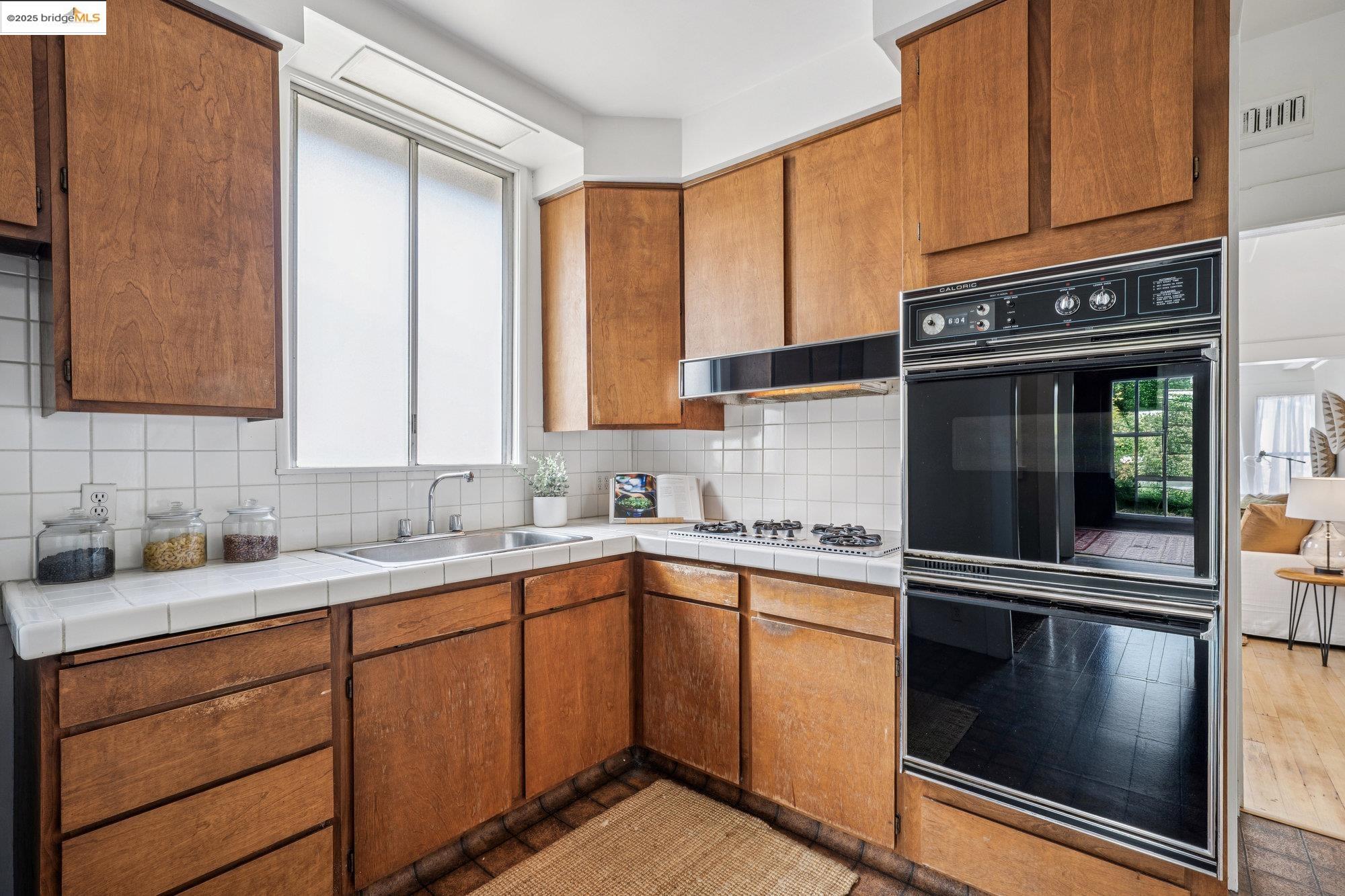 Detail Gallery Image 17 of 33 For 622 38th St, Richmond,  CA 94805 - 3 Beds | 1 Baths