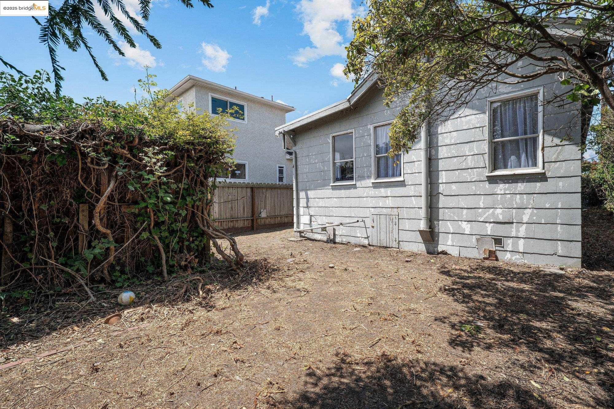 Detail Gallery Image 30 of 33 For 622 38th St, Richmond,  CA 94805 - 3 Beds | 1 Baths