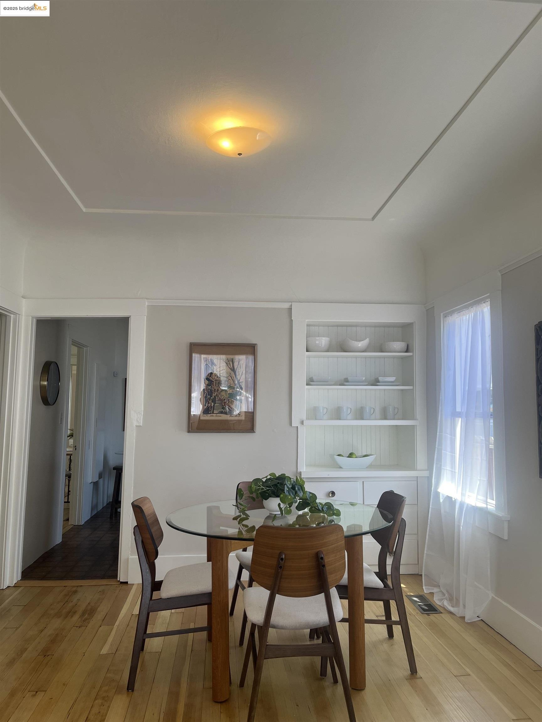 Detail Gallery Image 5 of 7 For 622 38th St, Richmond,  CA 94805 - 3 Beds | 1 Baths