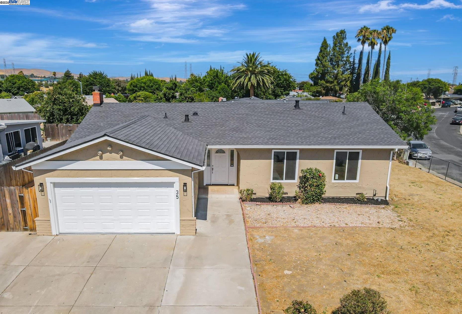 Detail Gallery Image 1 of 29 For 35 Chelsea Way, Pittsburg,  CA 94565 - 3 Beds | 2 Baths