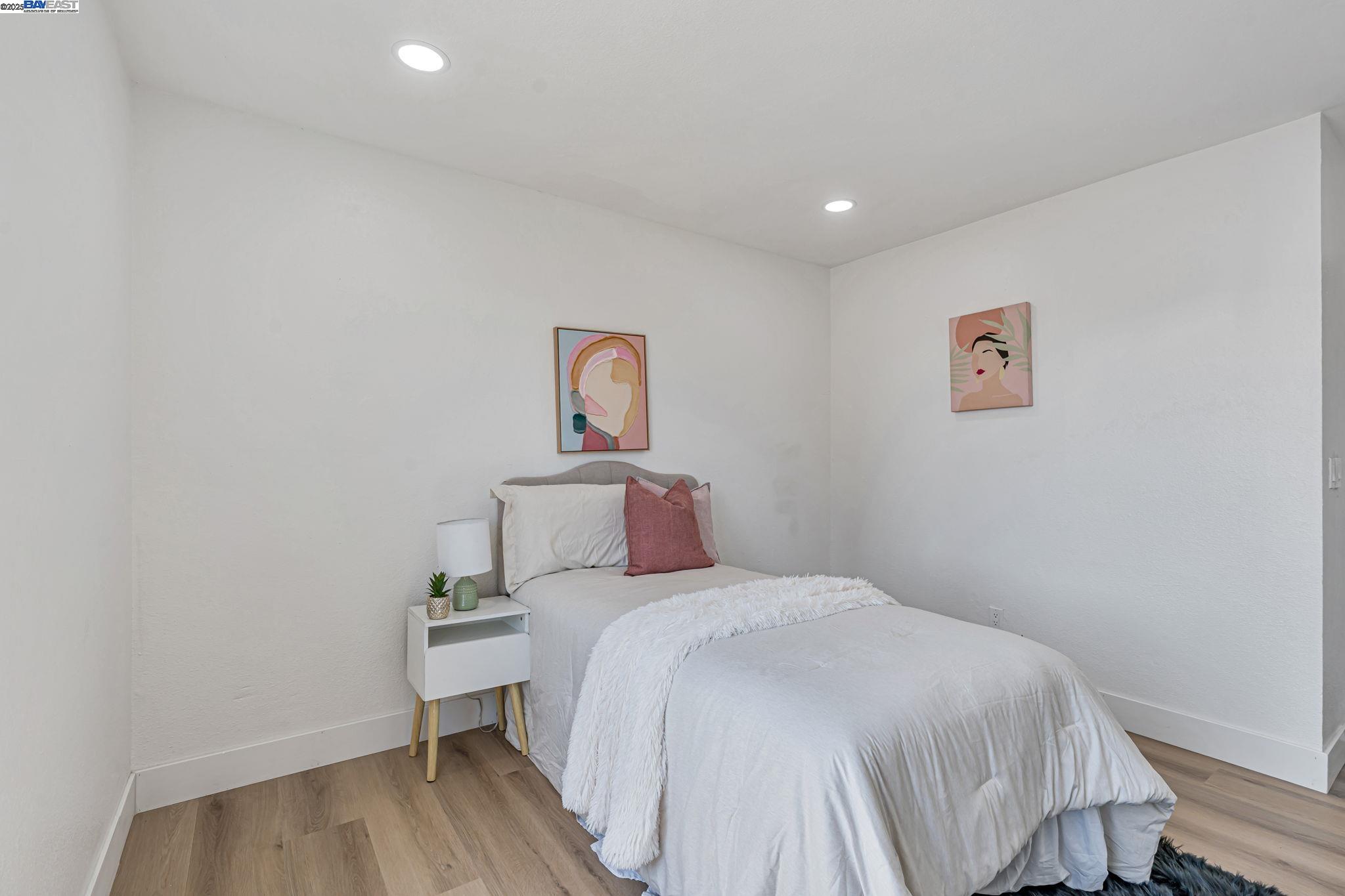 Detail Gallery Image 14 of 29 For 35 Chelsea Way, Pittsburg,  CA 94565 - 3 Beds | 2 Baths