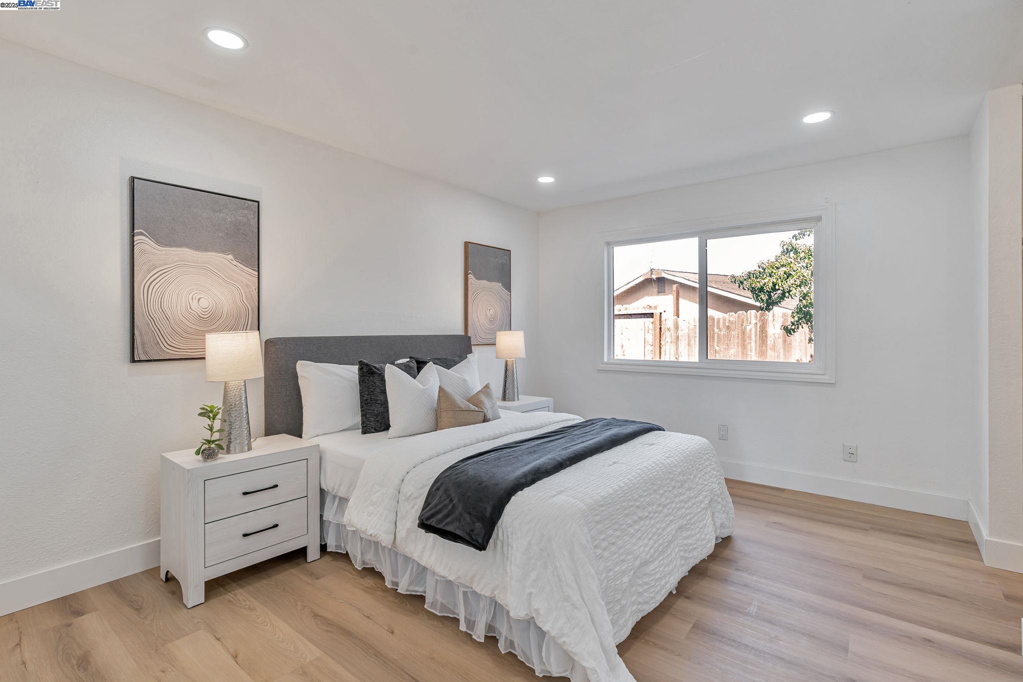 Detail Gallery Image 15 of 29 For 35 Chelsea Way, Pittsburg,  CA 94565 - 3 Beds | 2 Baths