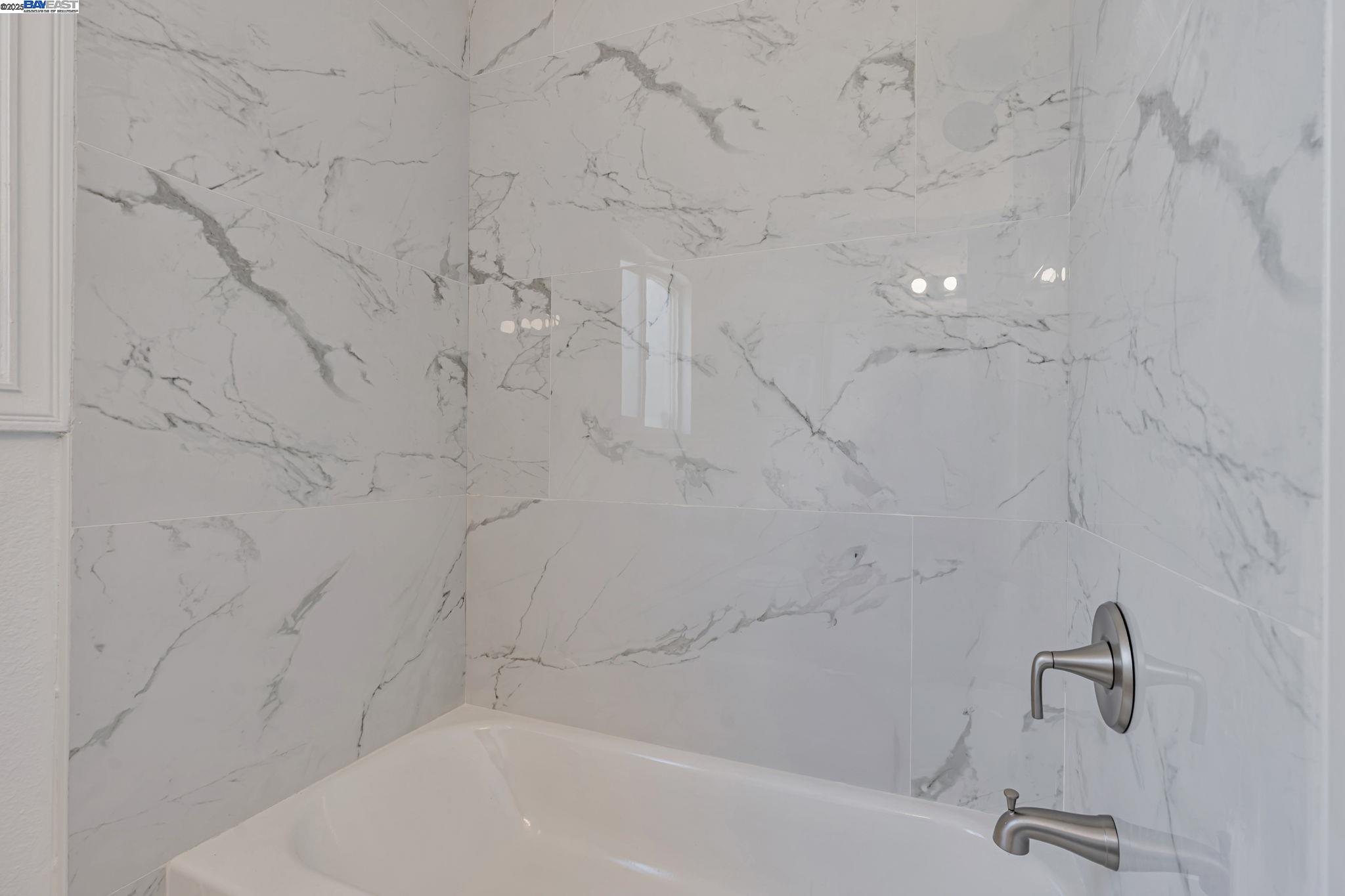Detail Gallery Image 18 of 29 For 35 Chelsea Way, Pittsburg,  CA 94565 - 3 Beds | 2 Baths