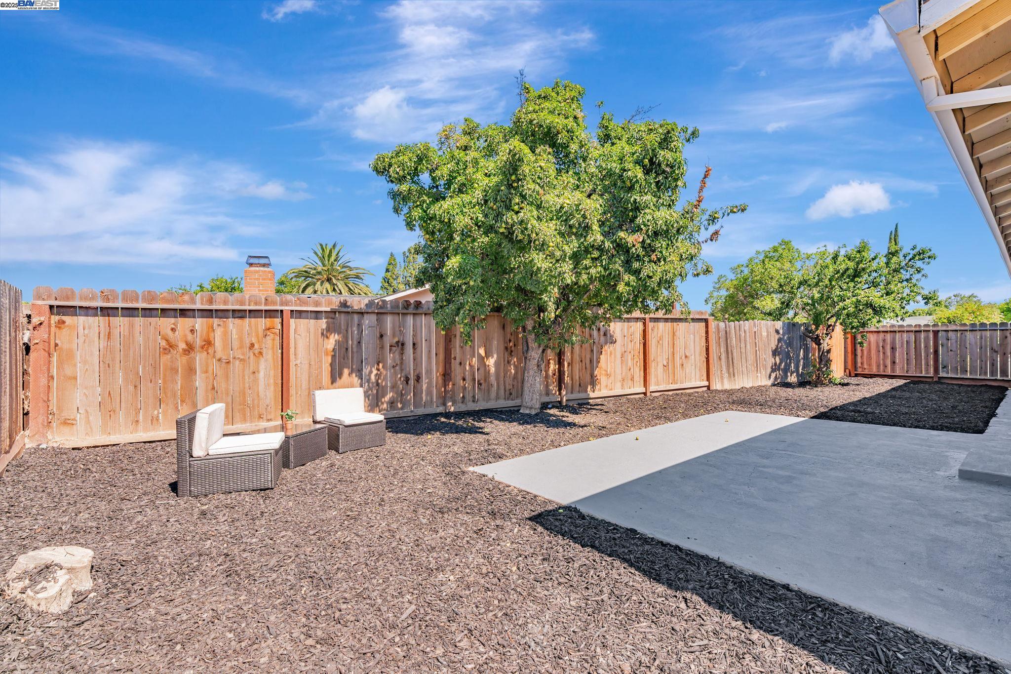 Detail Gallery Image 21 of 29 For 35 Chelsea Way, Pittsburg,  CA 94565 - 3 Beds | 2 Baths