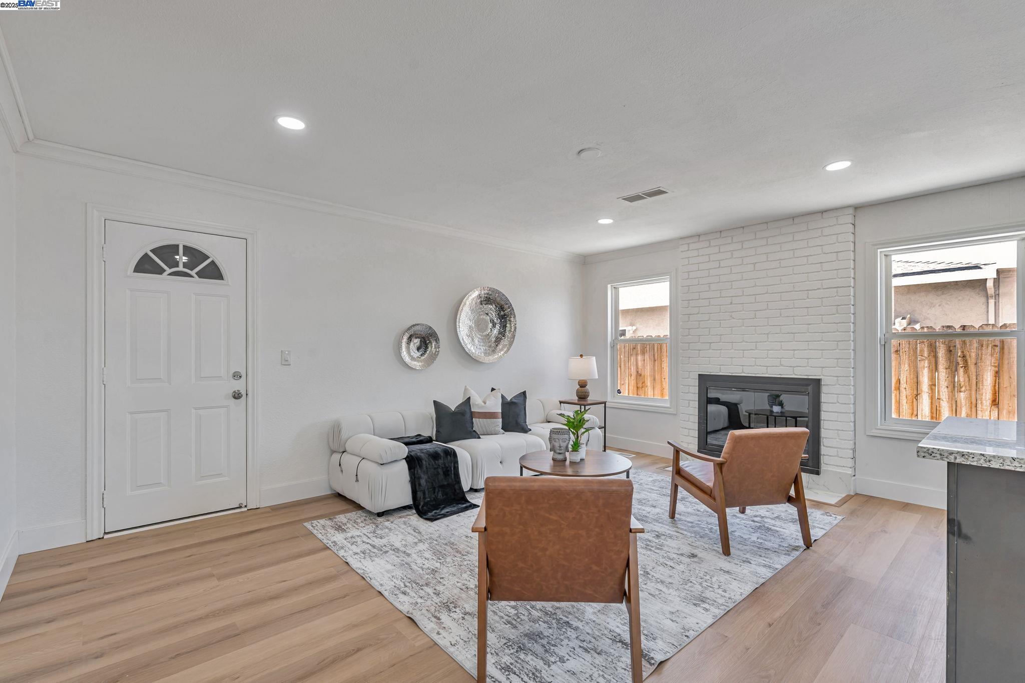 Detail Gallery Image 5 of 29 For 35 Chelsea Way, Pittsburg,  CA 94565 - 3 Beds | 2 Baths