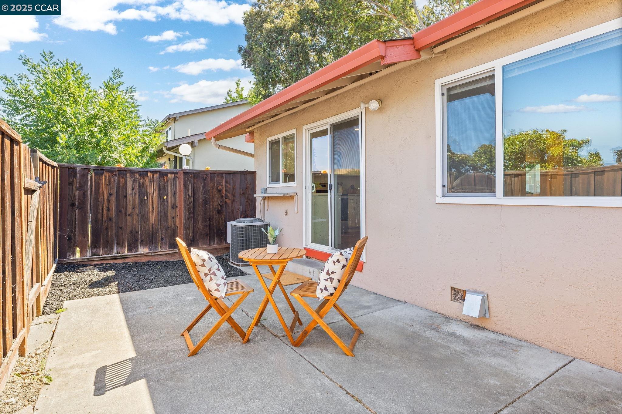 Detail Gallery Image 13 of 16 For 4002 Willow Pass Rd #D,  Concord,  CA 94519 - 2 Beds | 1 Baths