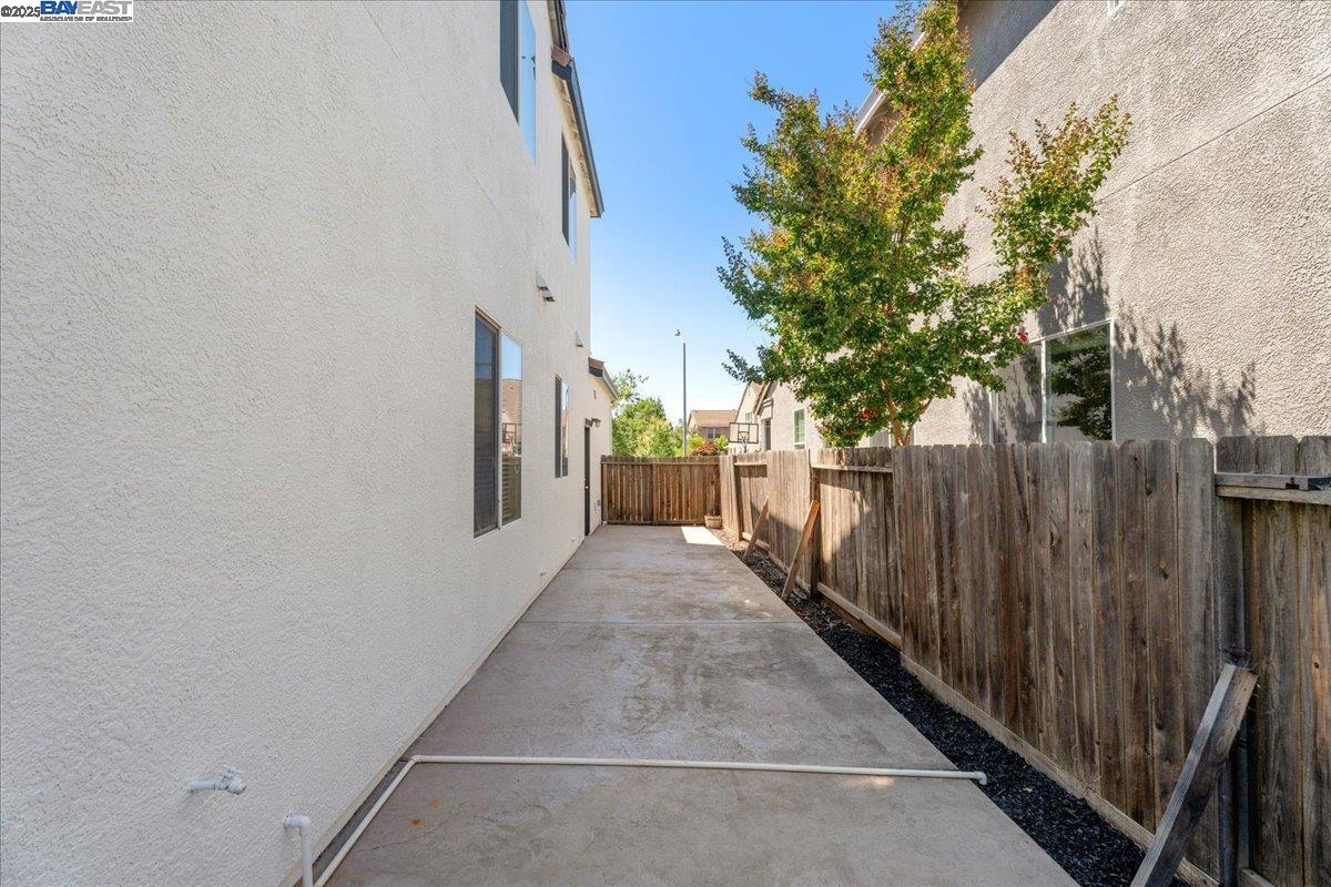 Detail Gallery Image 35 of 40 For 1498 Highland Dr, West Sacramento,  CA 95691 - 4 Beds | 2/1 Baths
