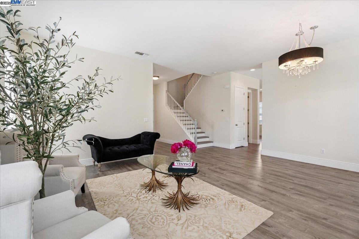 Detail Gallery Image 7 of 40 For 1498 Highland Dr, West Sacramento,  CA 95691 - 4 Beds | 2/1 Baths
