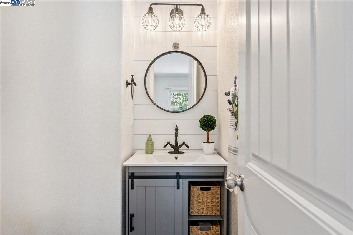 Detail Gallery Image 8 of 40 For 1498 Highland Dr, West Sacramento,  CA 95691 - 4 Beds | 2/1 Baths