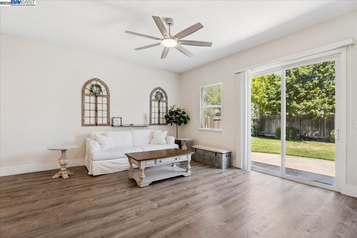 Detail Gallery Image 9 of 40 For 1498 Highland Dr, West Sacramento,  CA 95691 - 4 Beds | 2/1 Baths
