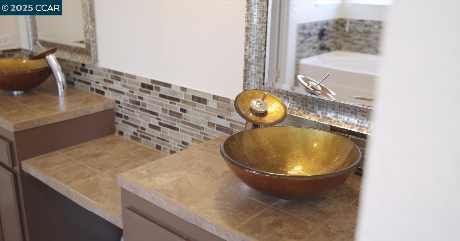 Detail Gallery Image 16 of 39 For 4020 Crescent Ct, Antioch,  CA 94509 - 4 Beds | 3 Baths