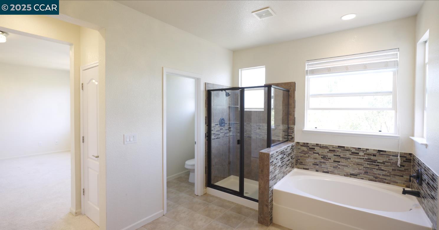 Detail Gallery Image 17 of 39 For 4020 Crescent Ct, Antioch,  CA 94509 - 4 Beds | 3 Baths