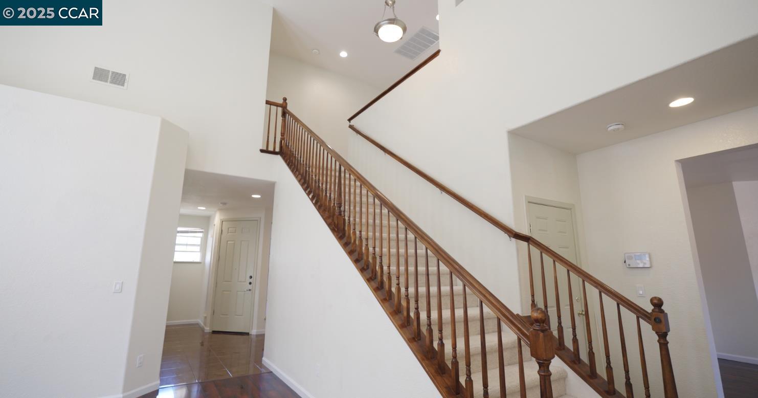 Detail Gallery Image 5 of 39 For 4020 Crescent Ct, Antioch,  CA 94509 - 4 Beds | 3 Baths