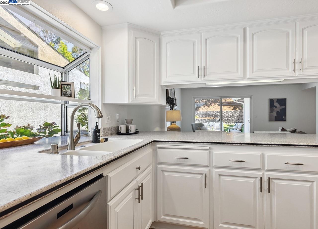 Detail Gallery Image 13 of 41 For 2485 Talavera Dr, San Ramon,  CA 94583 - 4 Beds | 2 Baths