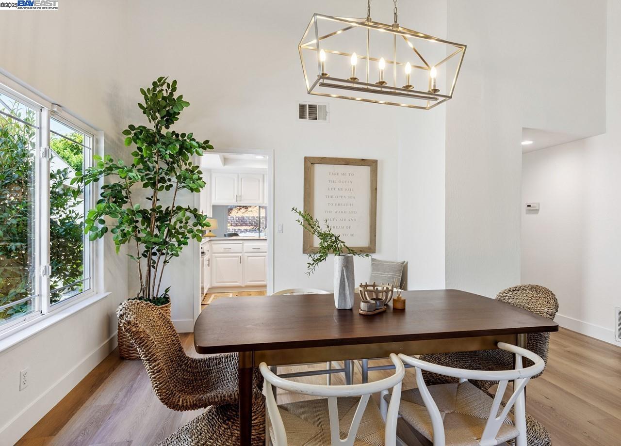 Detail Gallery Image 9 of 41 For 2485 Talavera Dr, San Ramon,  CA 94583 - 4 Beds | 2 Baths