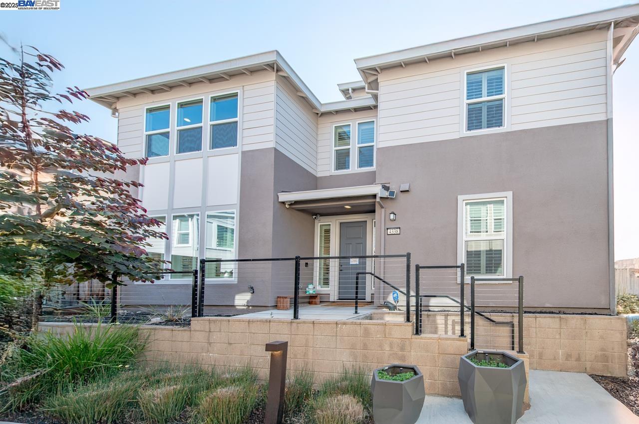 Detail Gallery Image 1 of 47 For 4338 Healdsburg Way, Dublin,  CA 94568 - 5 Beds | 5 Baths