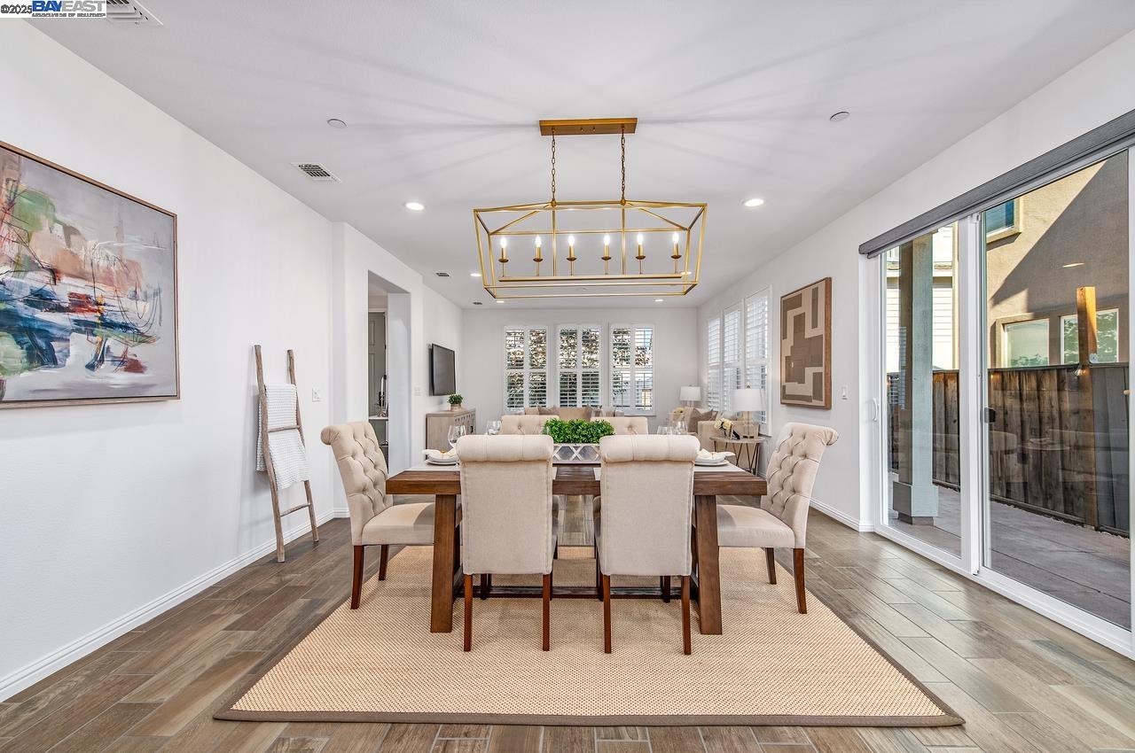 Detail Gallery Image 13 of 47 For 4338 Healdsburg Way, Dublin,  CA 94568 - 5 Beds | 5 Baths